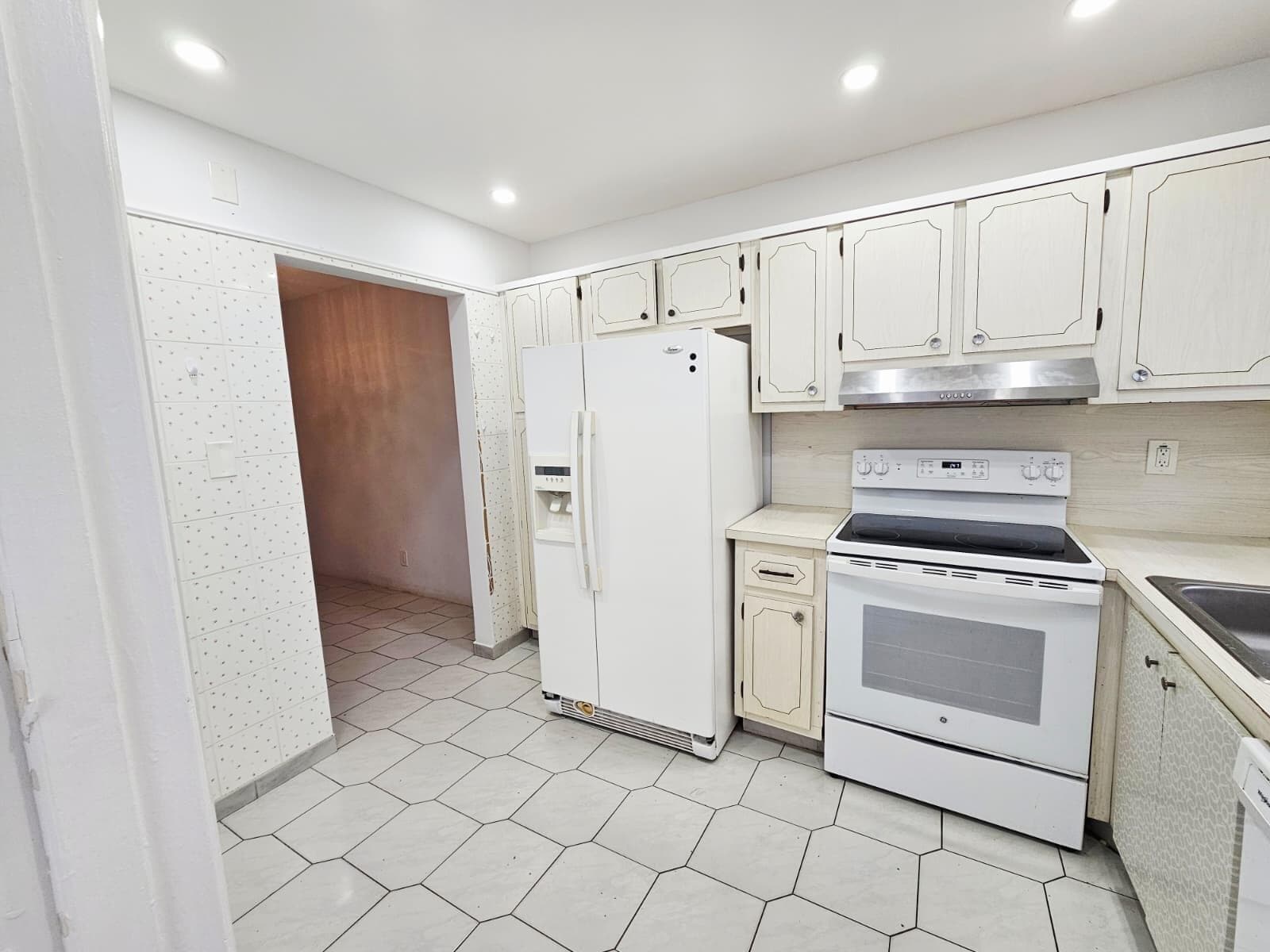 501 Blue Heron Drive 218a, Hallandale Beach, FL 33009 — photo 5 of 21