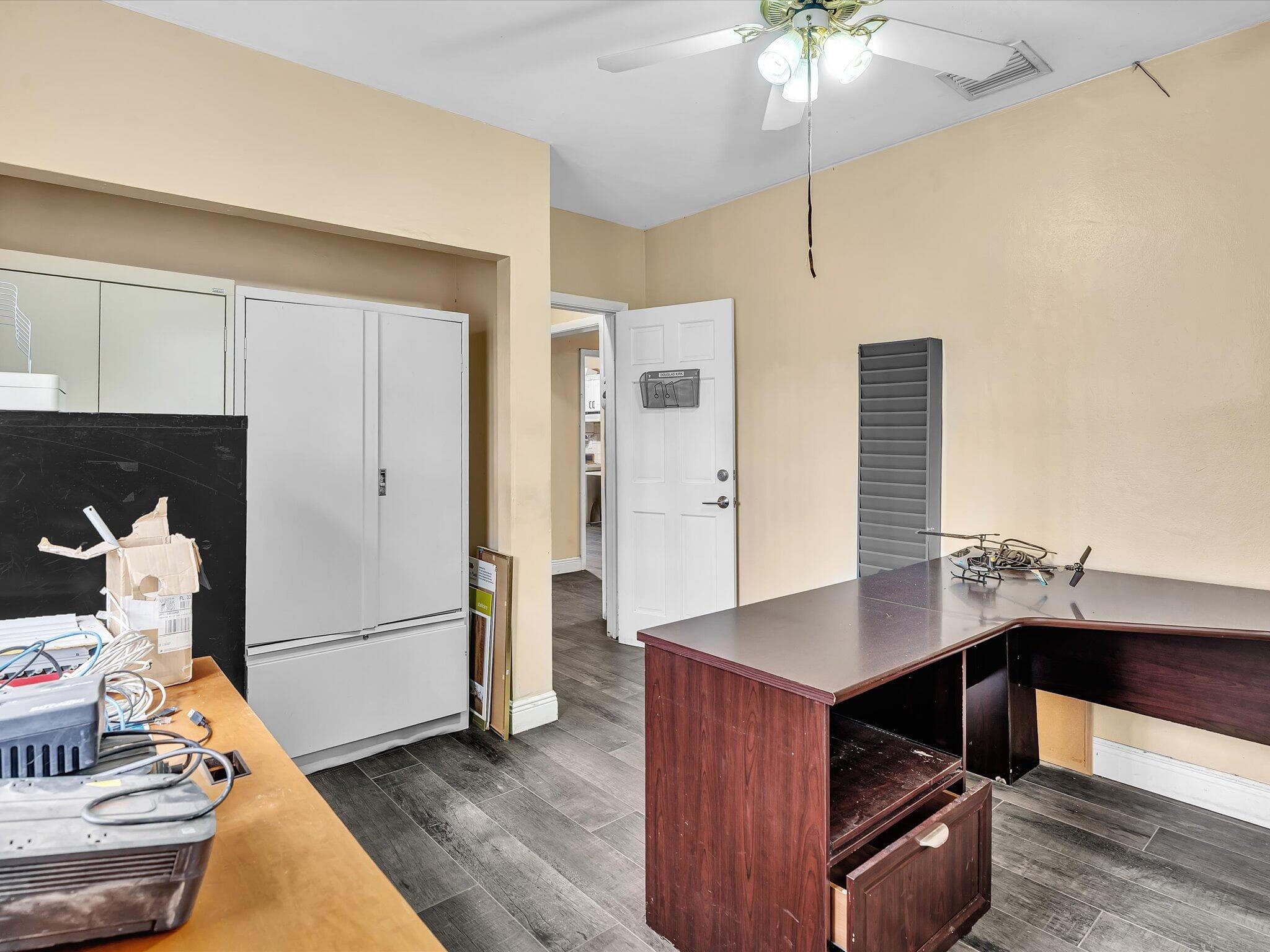 4901 SW 51st Street, Davie, FL 33314 — photo 17 of 68