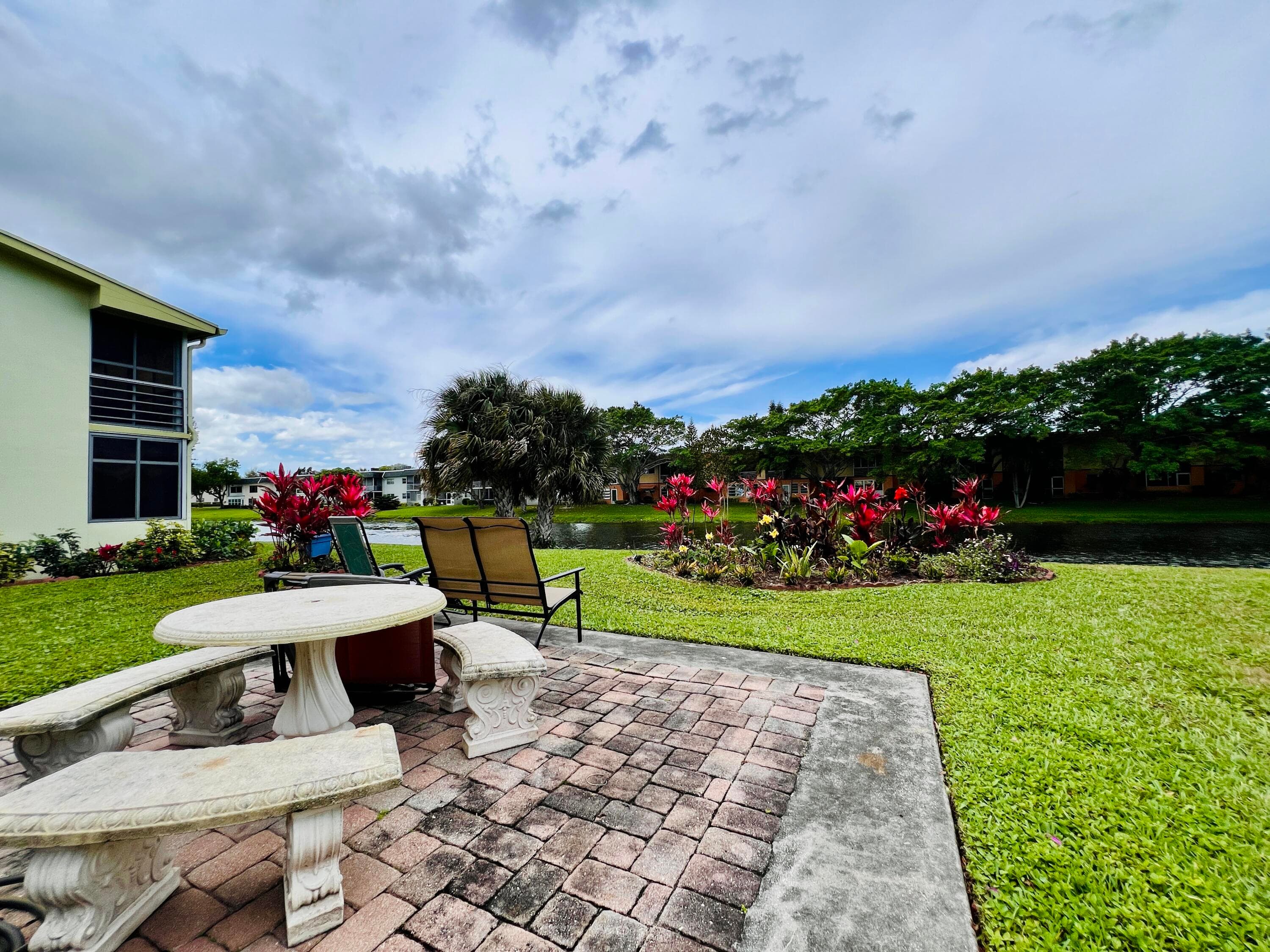 27 Sheffield B, West Palm Beach, FL 33417 — photo 12 of 18