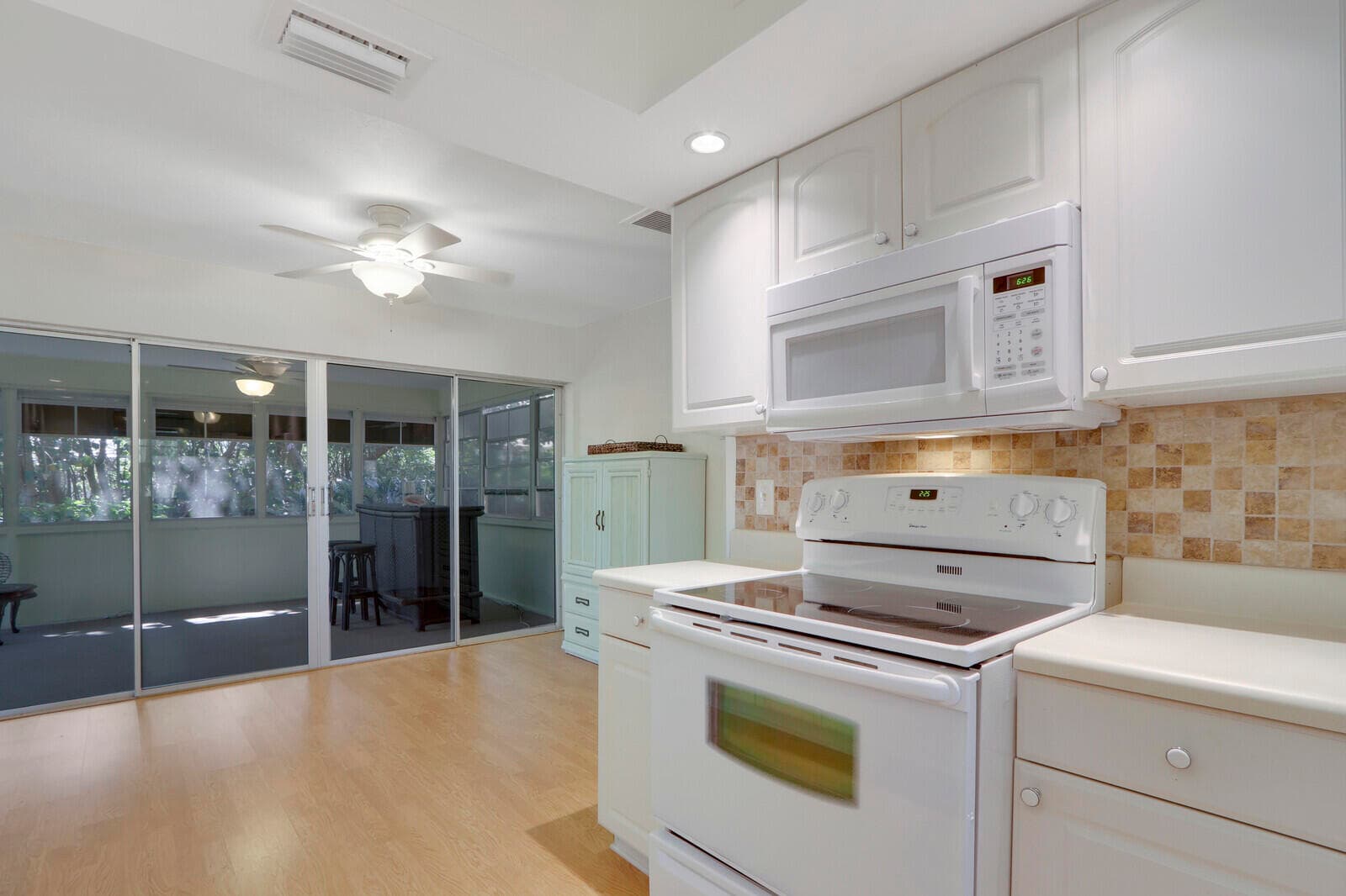 8574 SE Seagrape Way, Hobe Sound, FL 33455 — photo 18 of 38