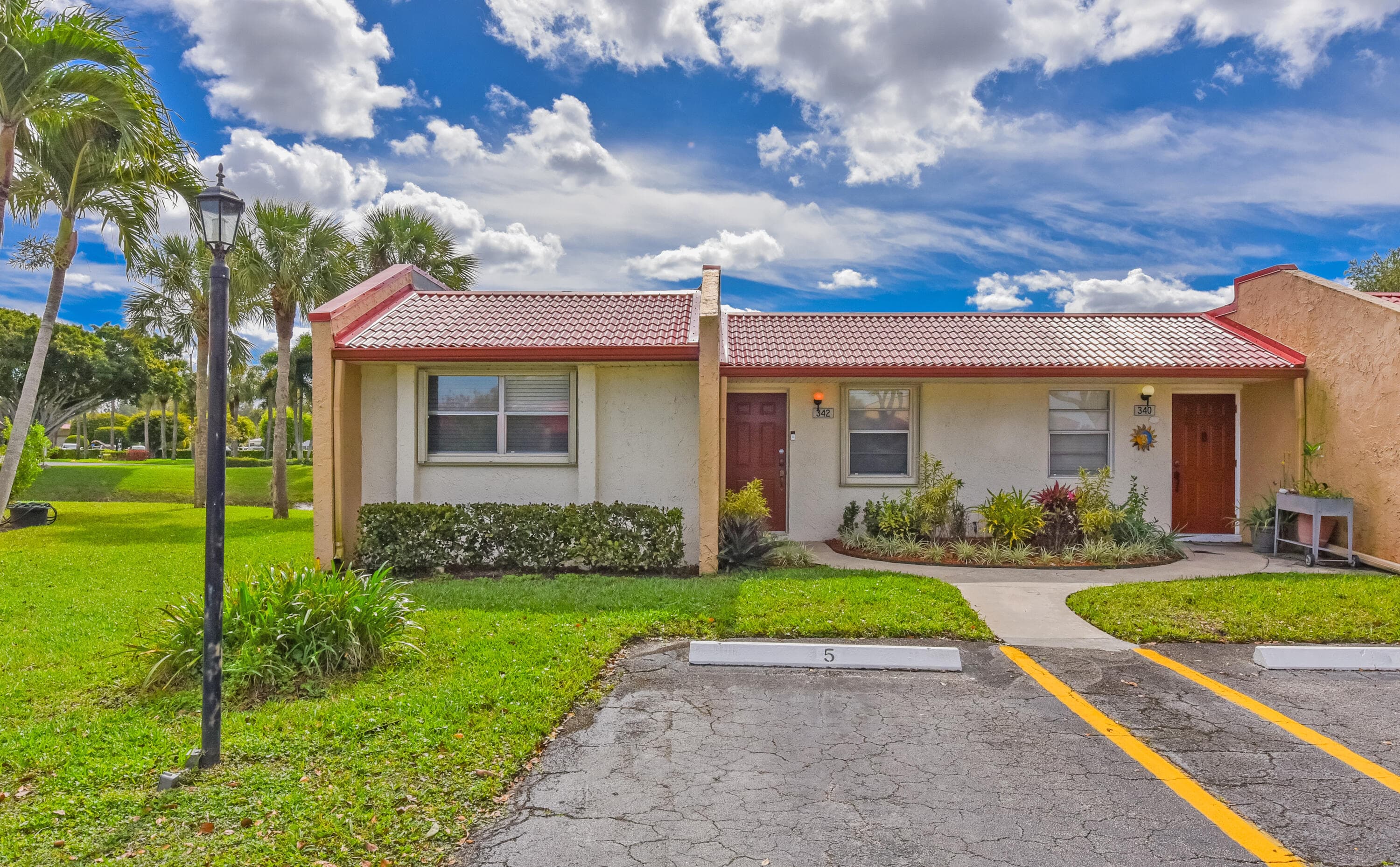 342 Lake Evelyn Drive, West Palm Beach, FL 33411 — photo 2 of 33