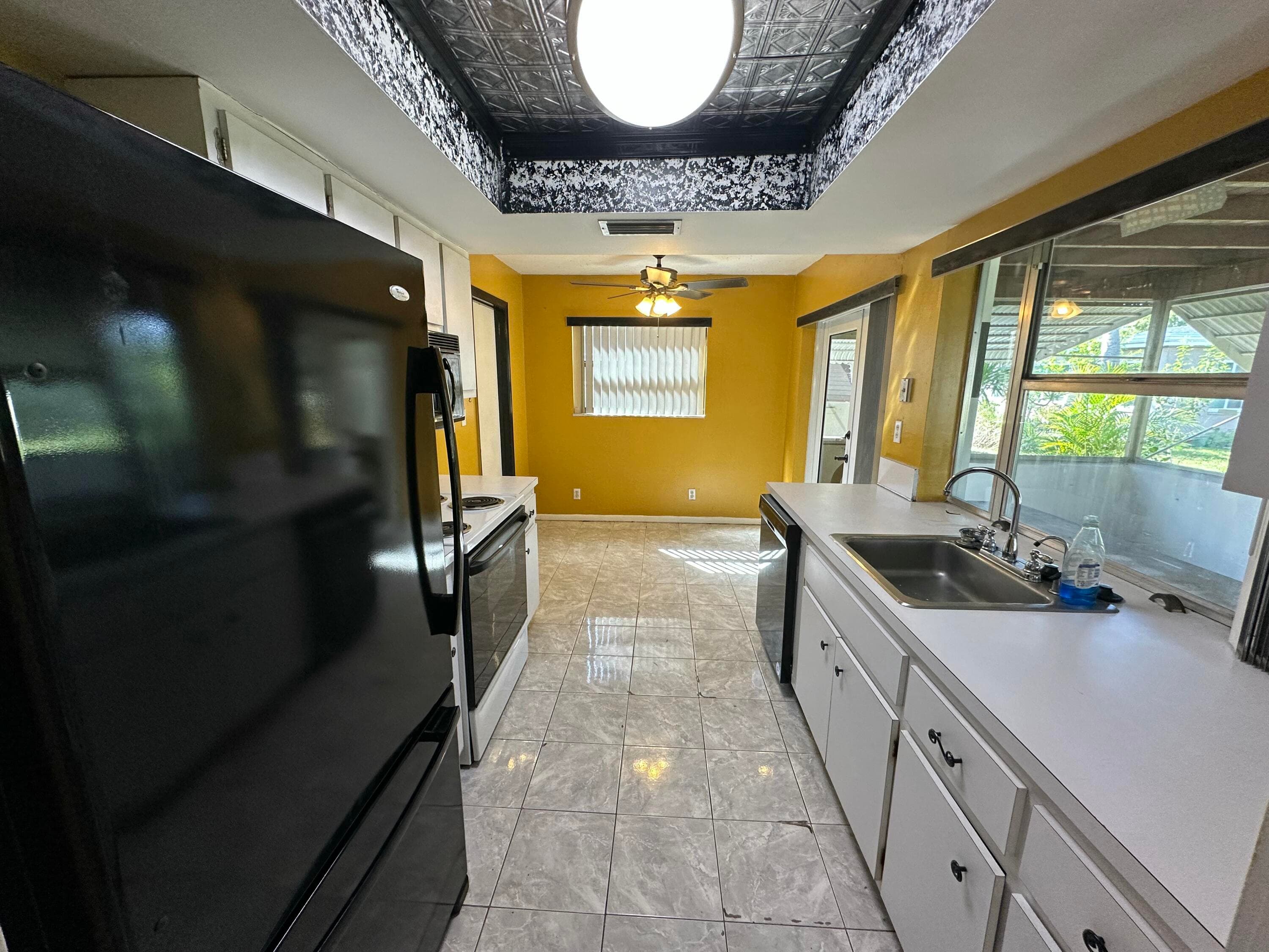 7105 NW 57th Court NW, Tamarac, FL 33321 — photo 3 of 10
