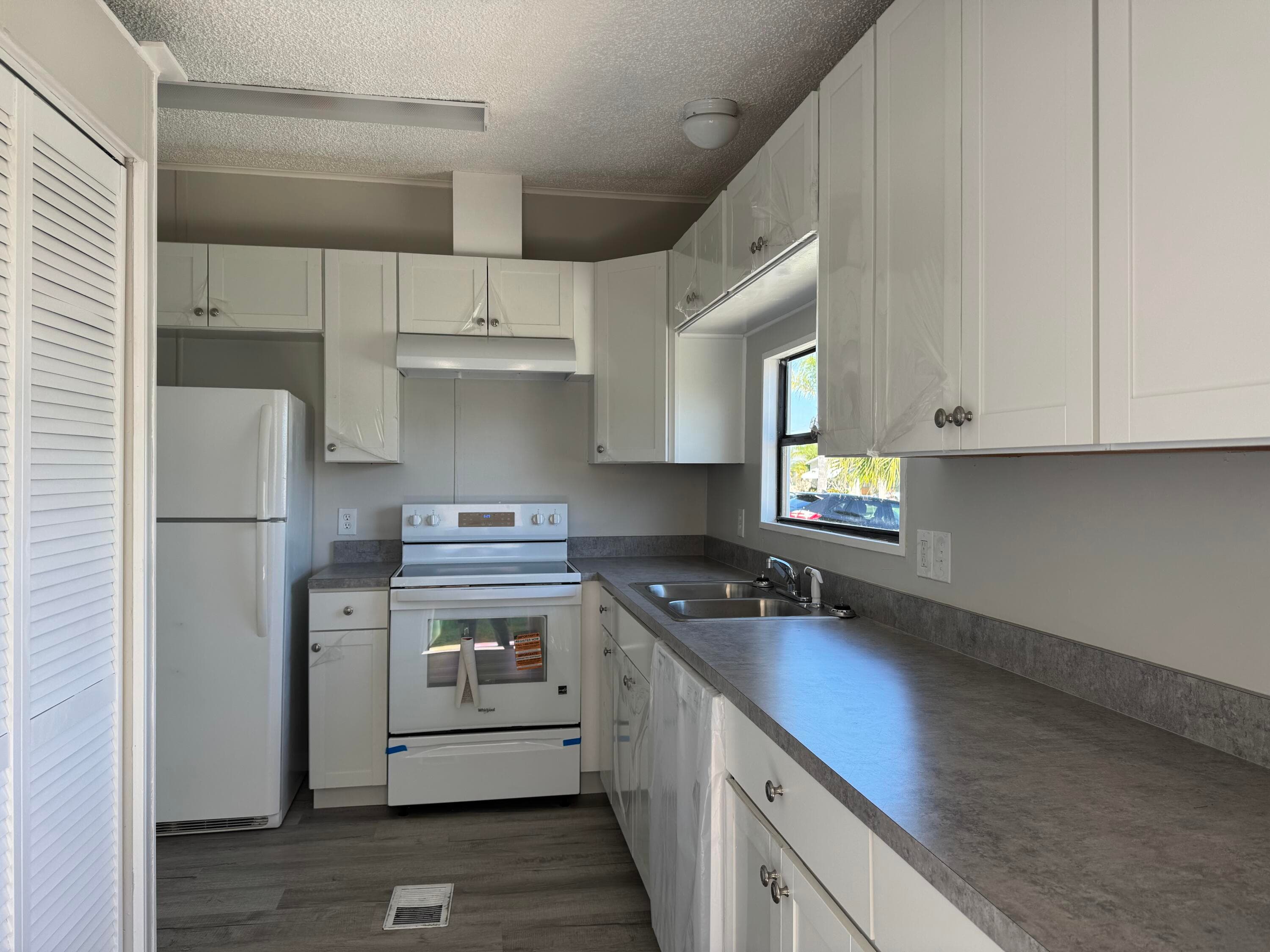 83 Flores Del Norte, Fort Pierce, FL 34951 — photo 3 of 24