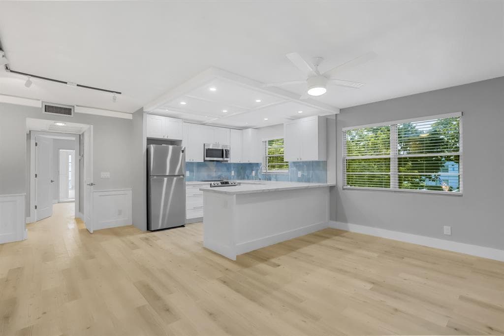 40 Prescott B 40, Deerfield Beach, FL 33442 — photo 1 of 51