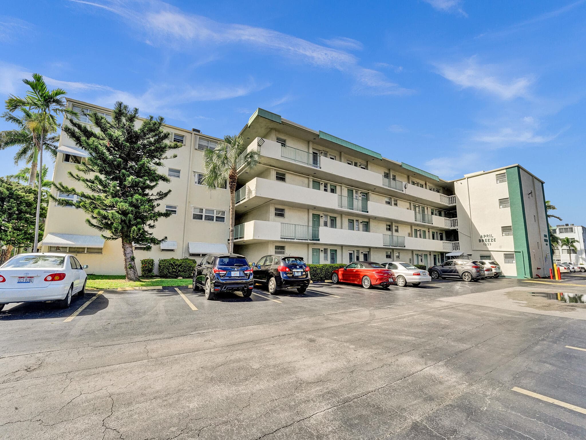 1333 E Hallandale Beach Boulevard 302, Hallandale Beach, FL 33009 — photo 2 of 34