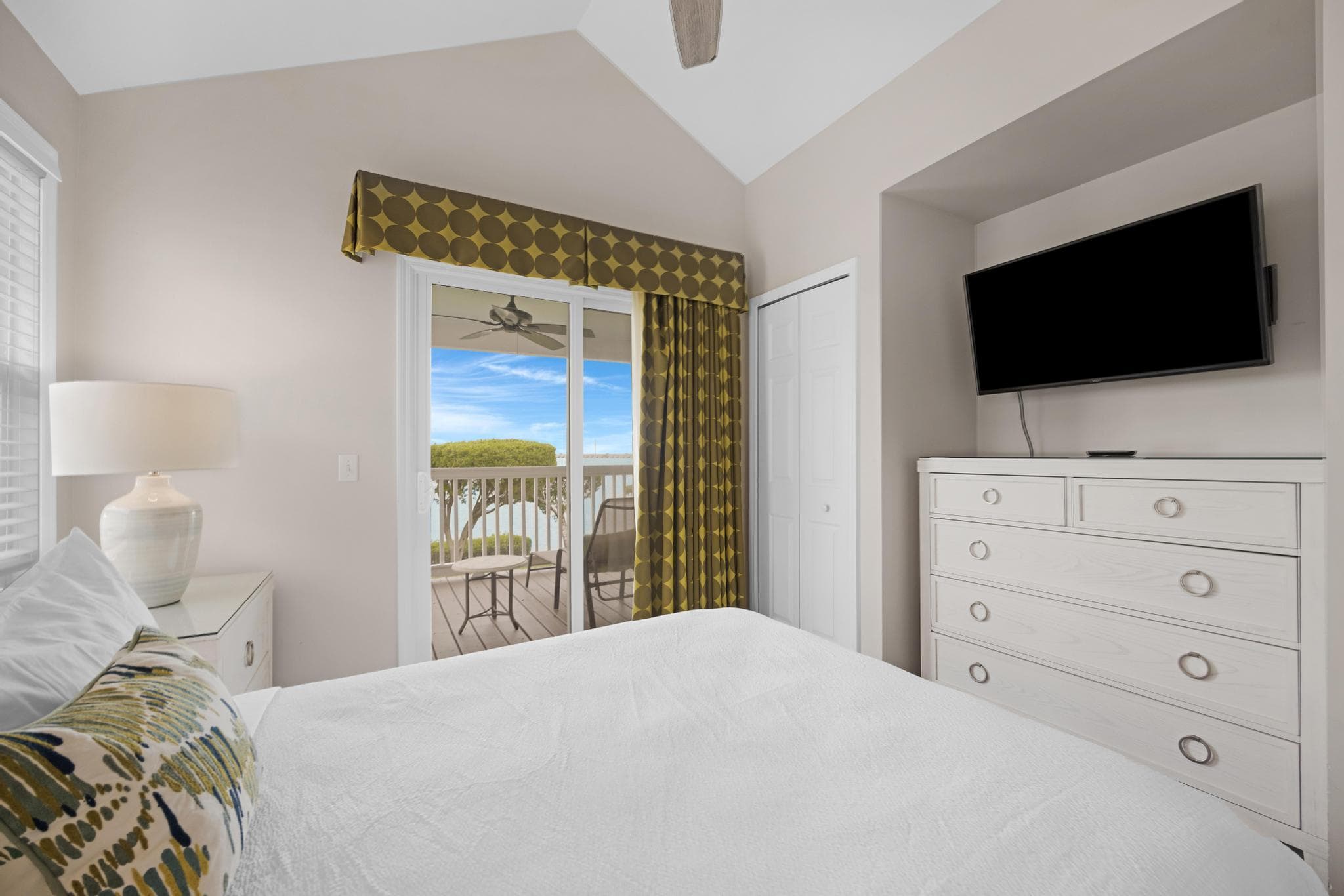 5067 Sunset Village Drive, Duck Key, FL 33050 — photo 23 of 46
