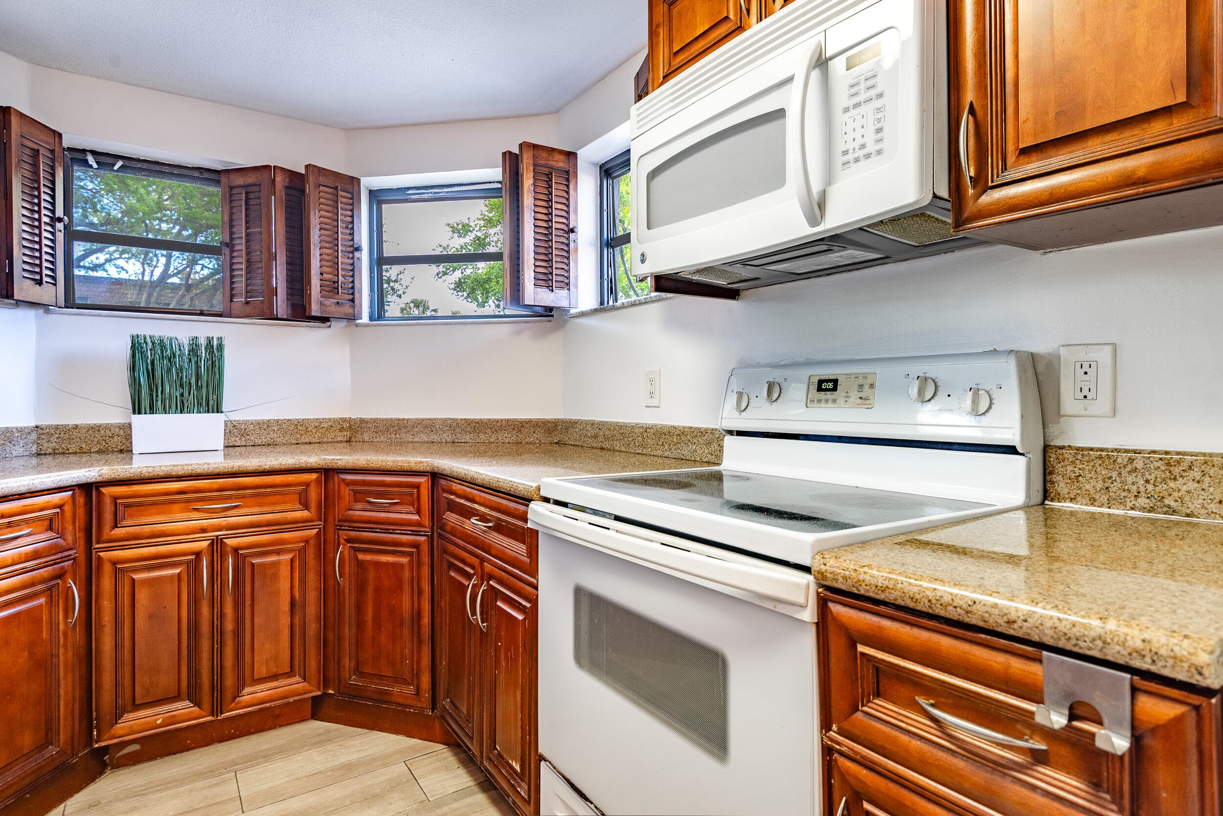 9375 SW 61st Way SW D, Boca Raton, FL 33428 — photo 5 of 30