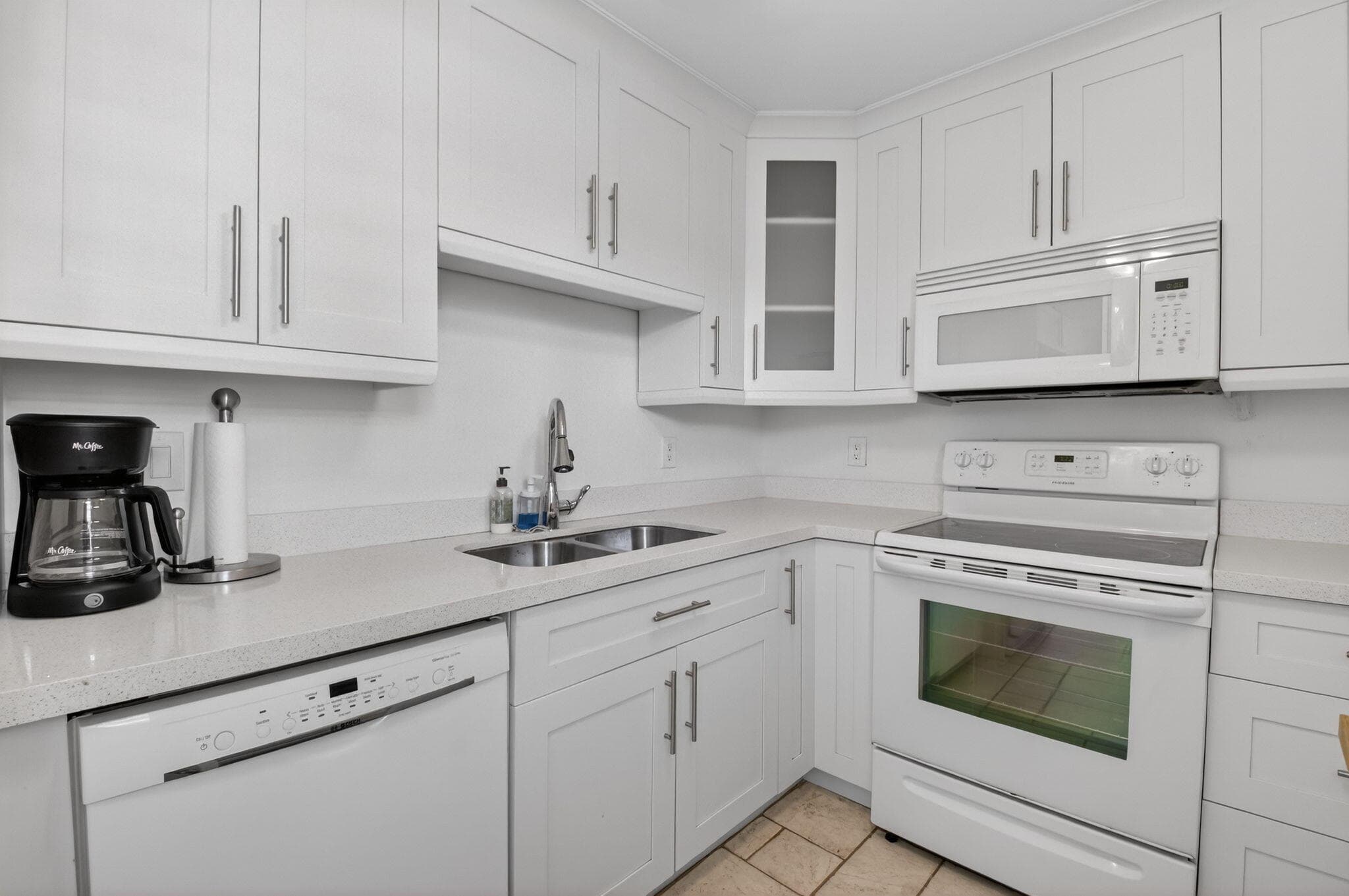 3575 S Ocean Boulevard 205, South Palm Beach, FL 33480 — photo 13 of 33