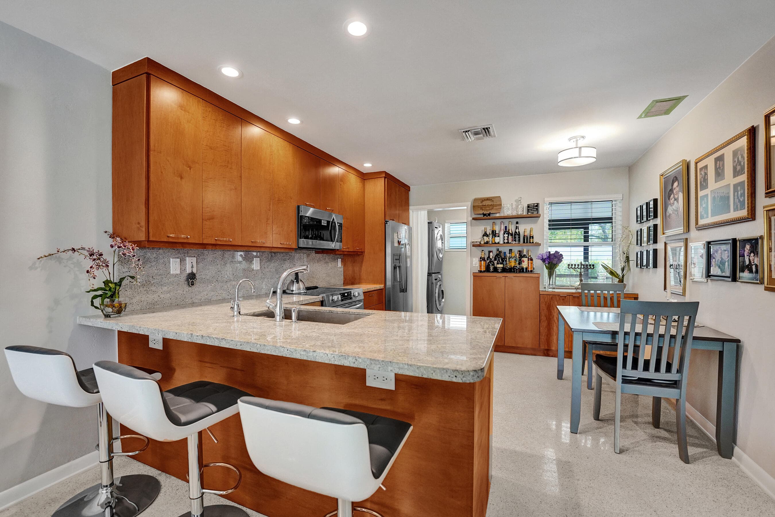 2610 NE 10th Terrace 2608-2610, Wilton Manors, FL 33334 — photo 16 of 80