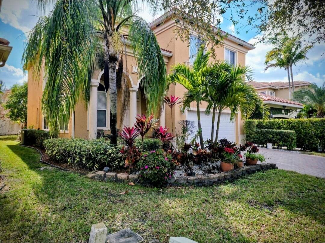 236 Gazetta Way, West Palm Beach, FL 33413 — photo 1 of 23