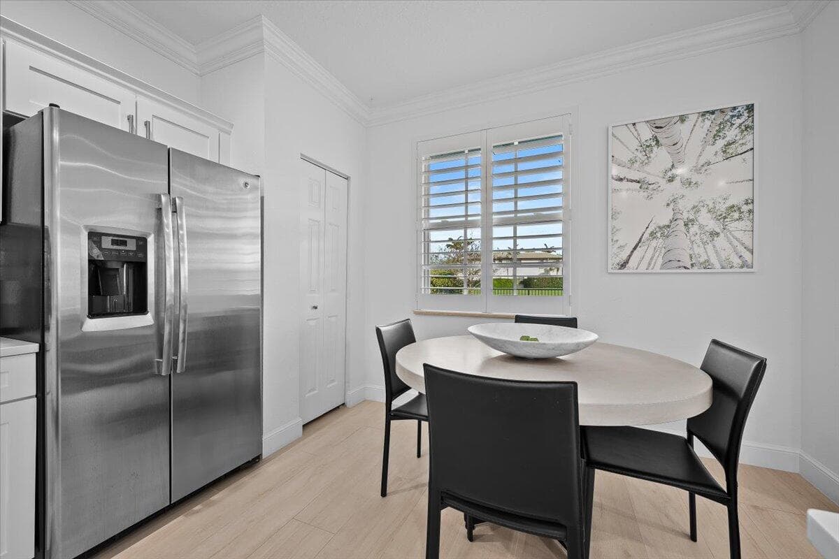 653 Castle Drive, Palm Beach Gardens, FL 33410 — photo 12 of 63