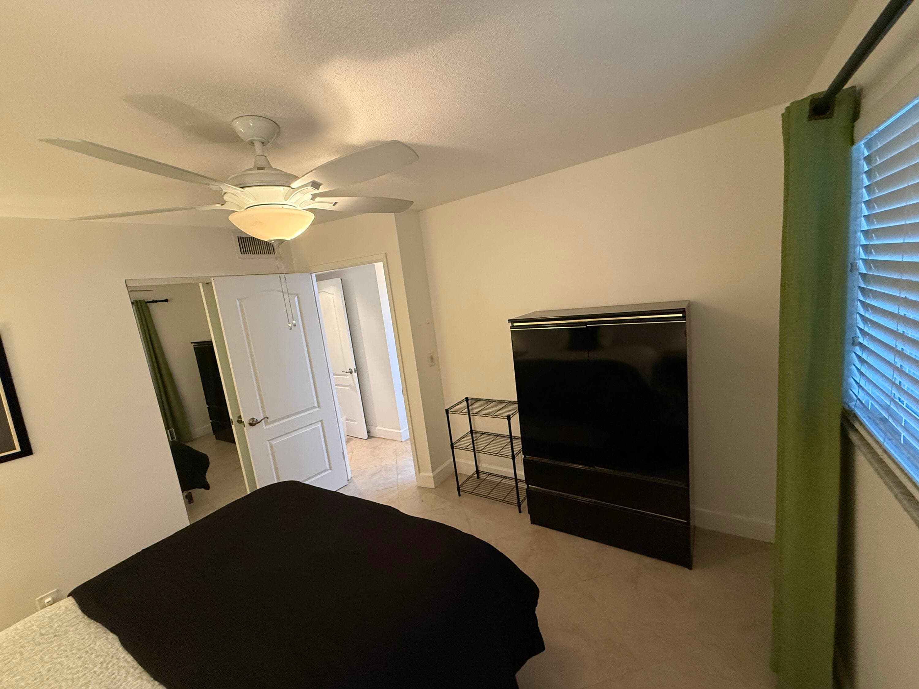 300 NE 14th Avenue 411, Hallandale Beach, FL 33009 — photo 30 of 45