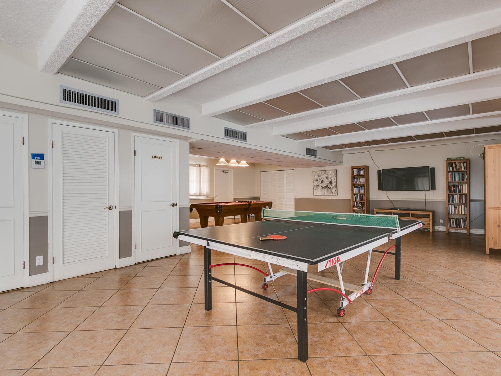 300 NE 14th Avenue 411, Hallandale Beach, FL 33009 — photo 40 of 45