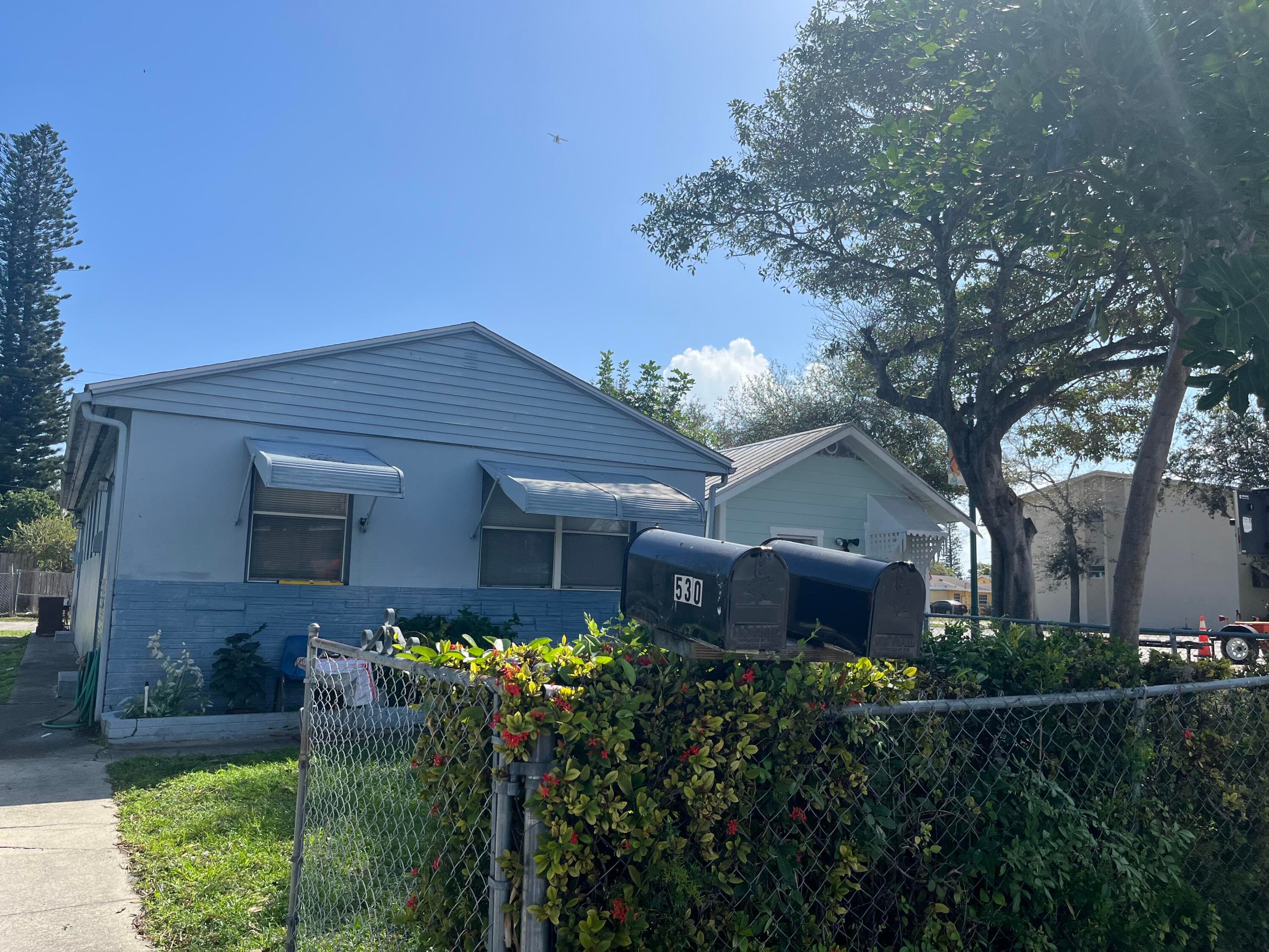 530 S C Street W, Lake Worth Beach, FL 33460 — photo 1 of 6