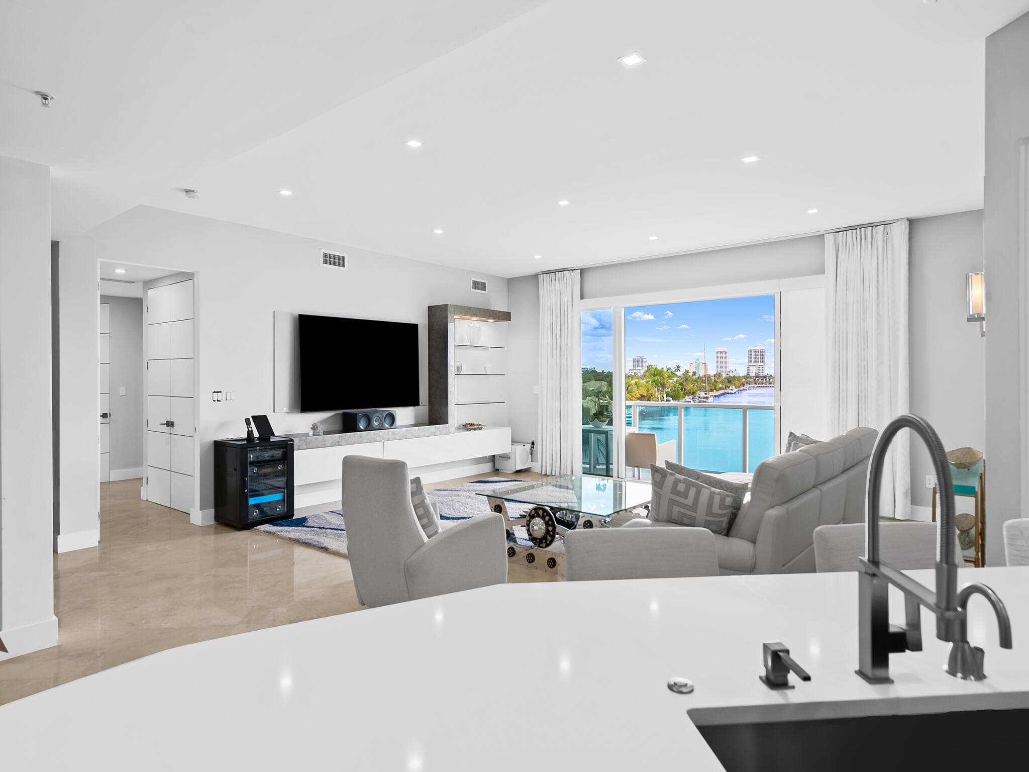 516 Hendricks Isle 4b, Fort Lauderdale, FL 33301 — photo 4 of 30