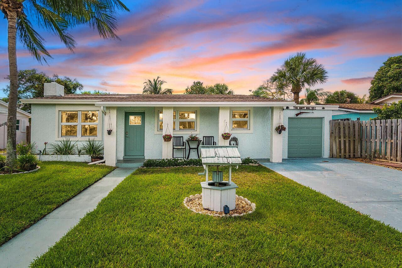 944 Hansen Street, West Palm Beach, FL 33405 — photo 1 of 33