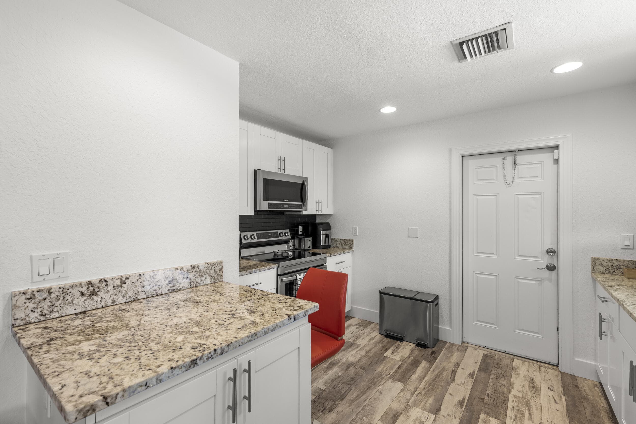 944 Hansen Street, West Palm Beach, FL 33405 — photo 11 of 33