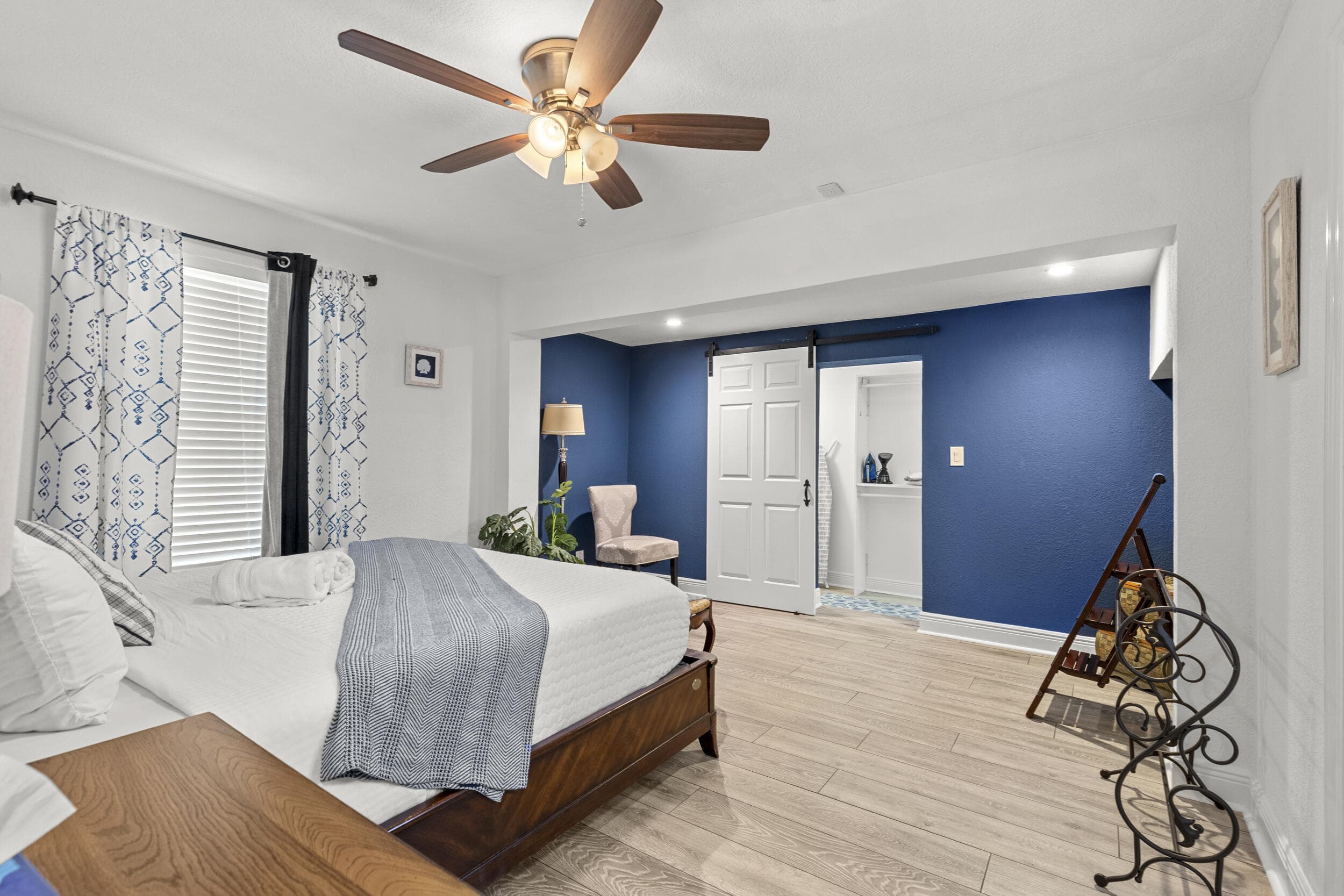 944 Hansen Street, West Palm Beach, FL 33405 — photo 15 of 33