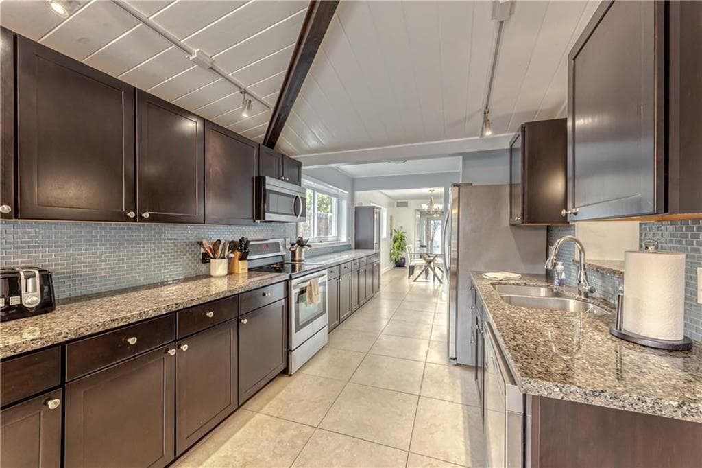 1517 NE 17th Terrace, Fort Lauderdale, FL 33304 — photo 3 of 35