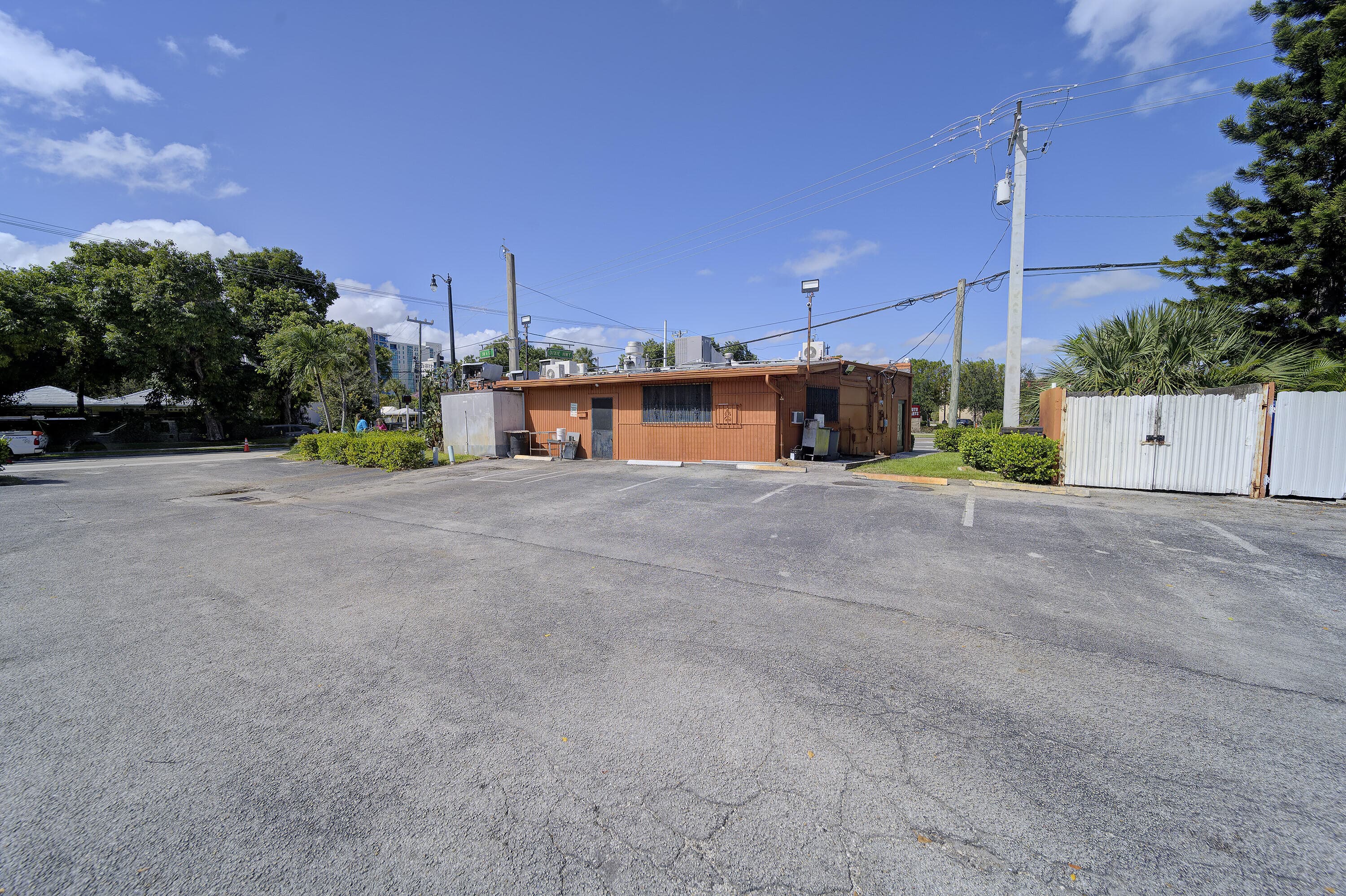 600 S Dixie Hwy W W, Pompano Beach, FL — photo 11 of 21