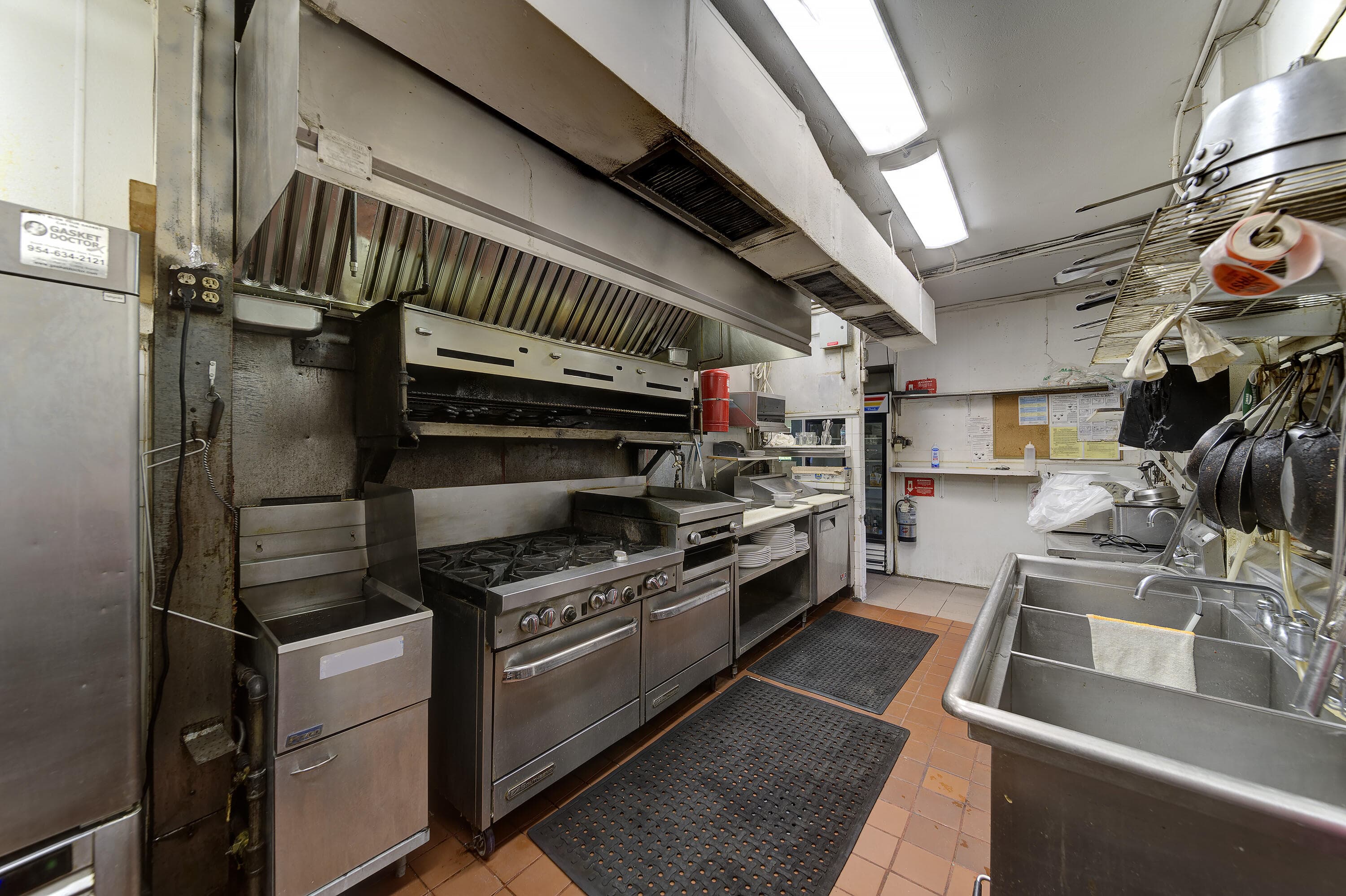 600 S Dixie Hwy W W, Pompano Beach, FL — photo 19 of 21