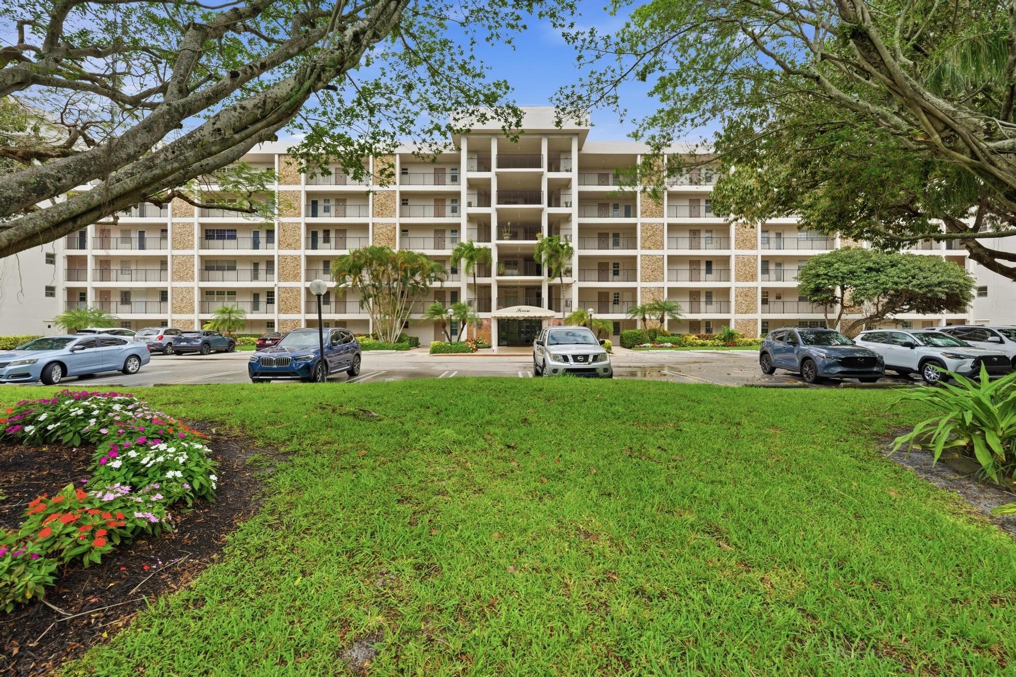 2801 N Palm Aire Drive 402, Pompano Beach, FL 33069 — photo 1 of 23