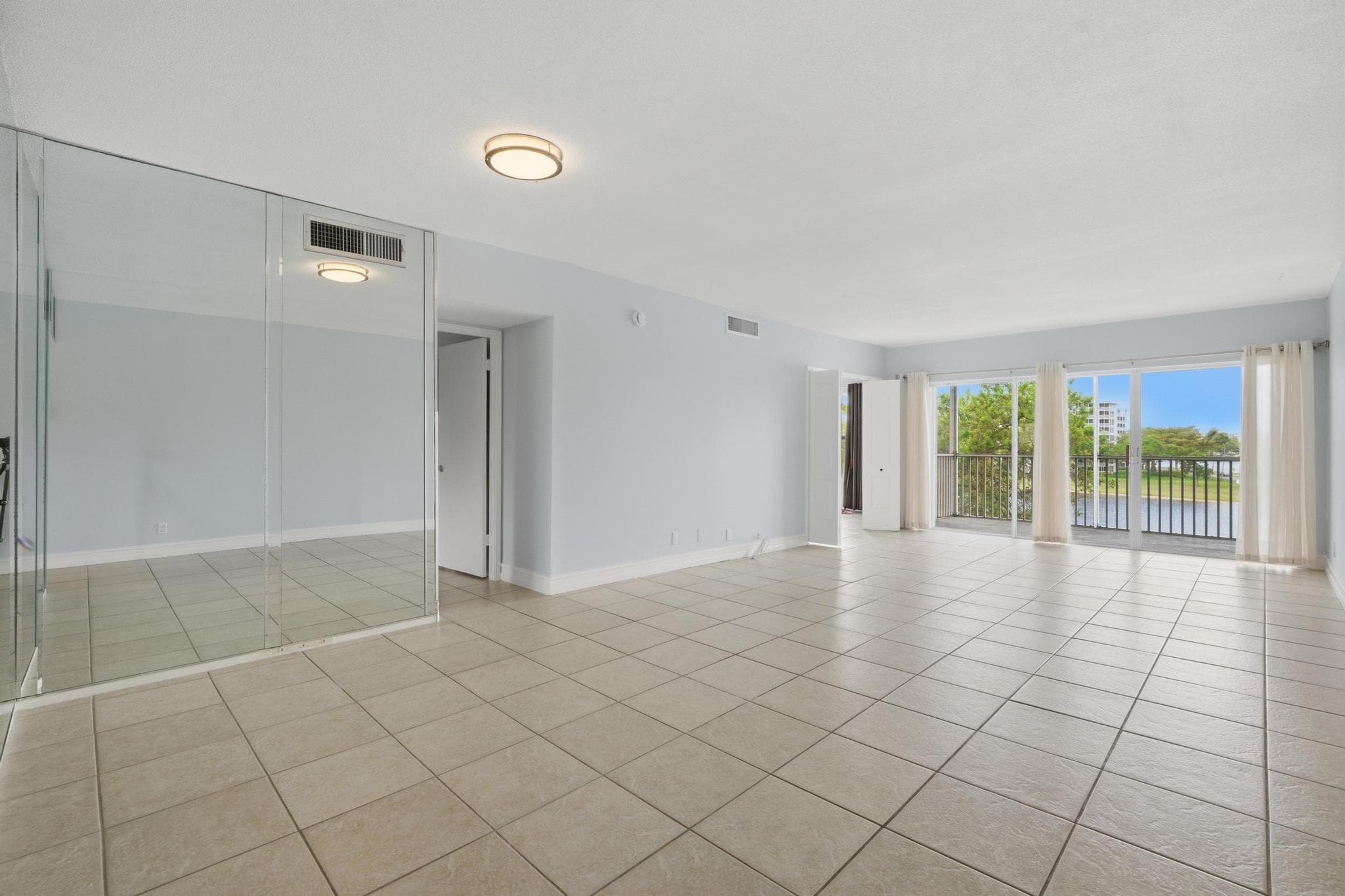 2801 N Palm Aire Drive 402, Pompano Beach, FL 33069 — photo 7 of 23