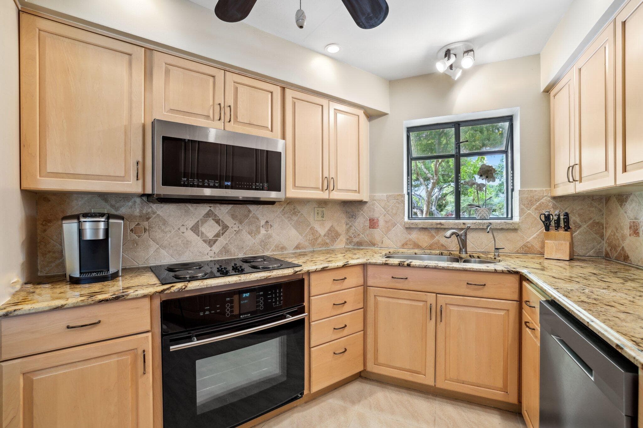 910 Banyan Drive, Delray Beach, FL 33483 — photo 31 of 53