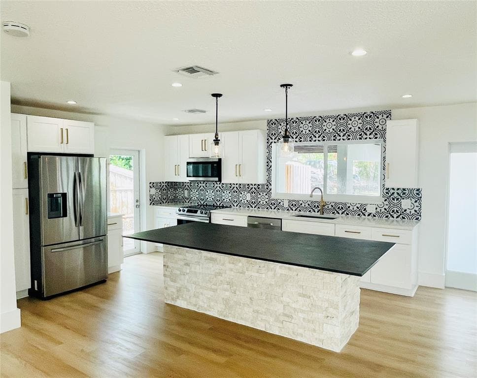924 SW 11th Street, Boca Raton, FL 33486 — photo 2 of 18