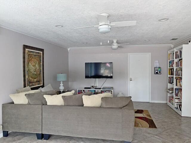 639 W Oakland Park Boulevard 207d, Oakland Park, FL 33311 — photo 19 of 27