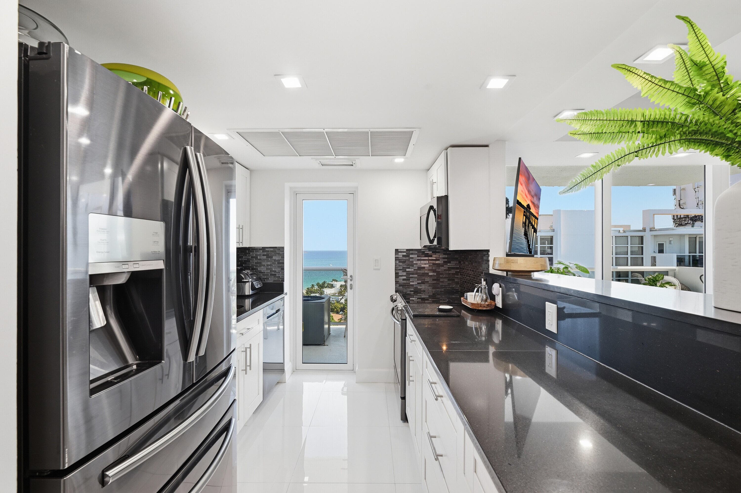 2715 N Ocean Boulevard Ph D, Fort Lauderdale, FL 33308 — photo 14 of 35
