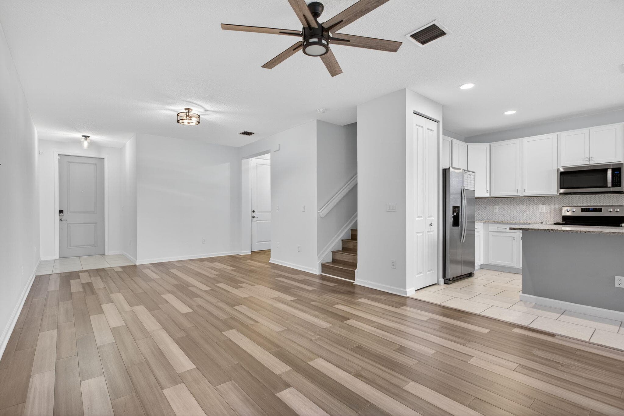325 NW 33rd Lane, Pompano Beach, FL 33069 — photo 7 of 61