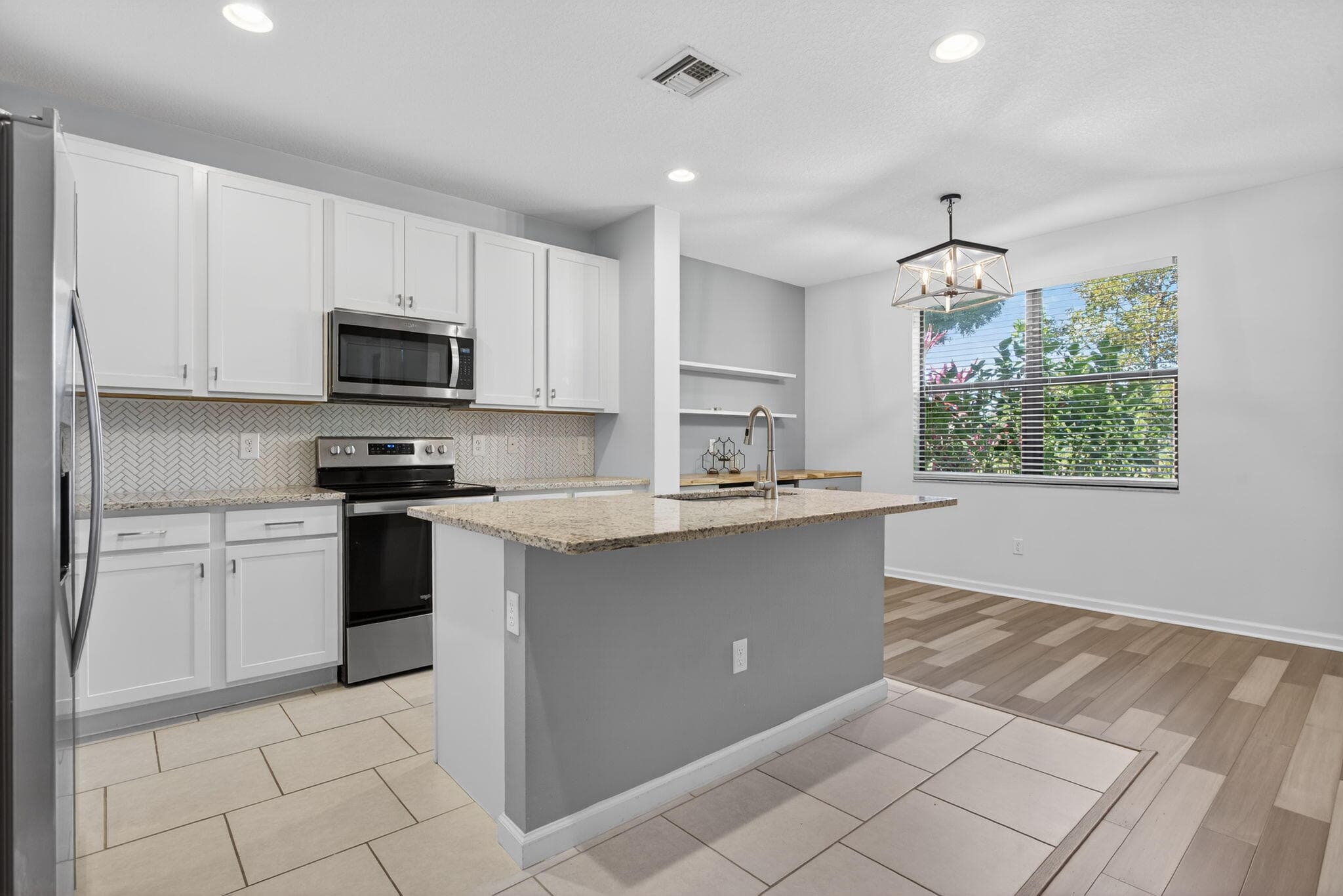 325 NW 33rd Lane, Pompano Beach, FL 33069 — photo 9 of 61