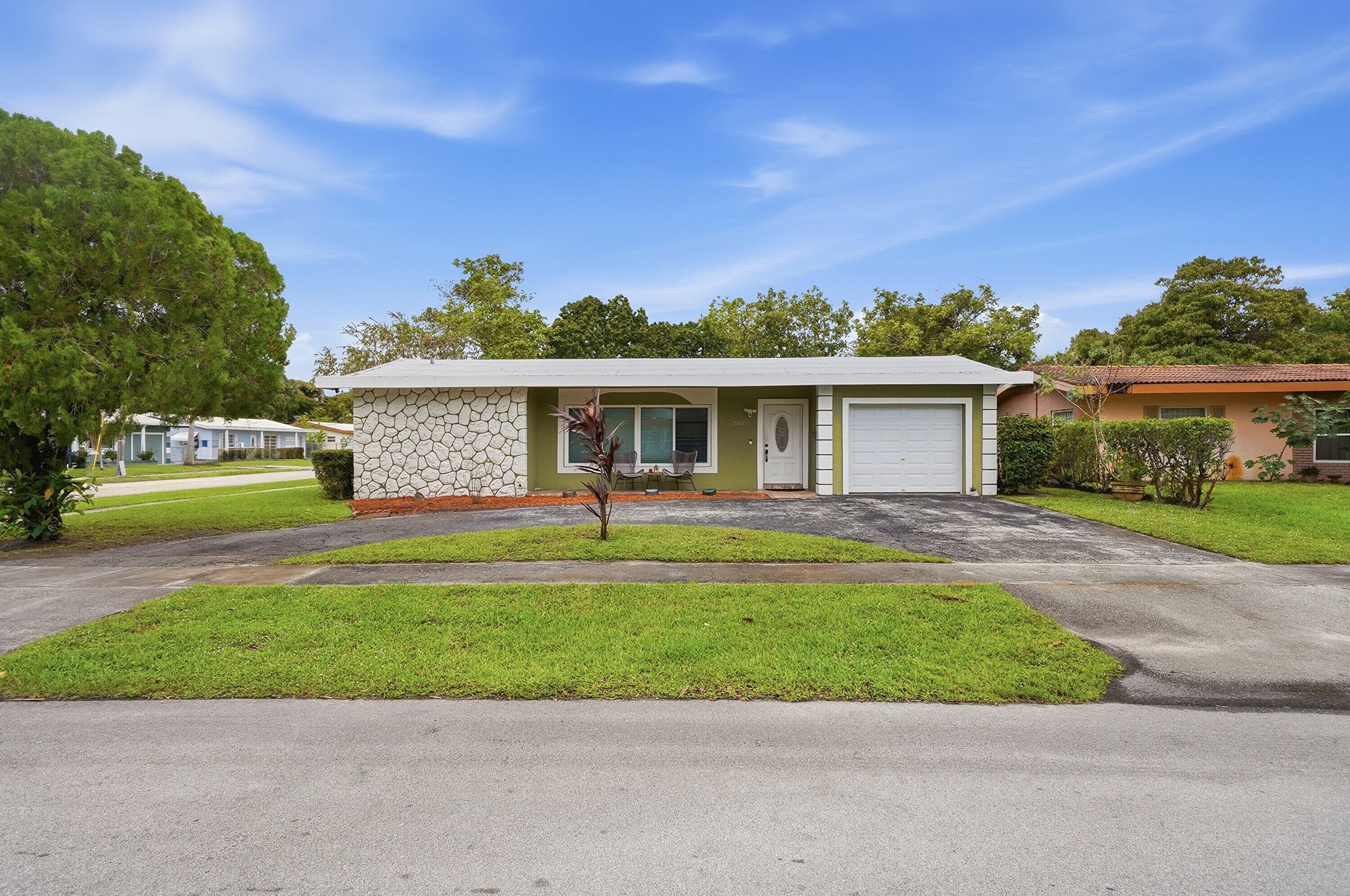 2301 NW 37th Avenue, Lauderdale Lakes, FL 33311 — photo 1 of 12