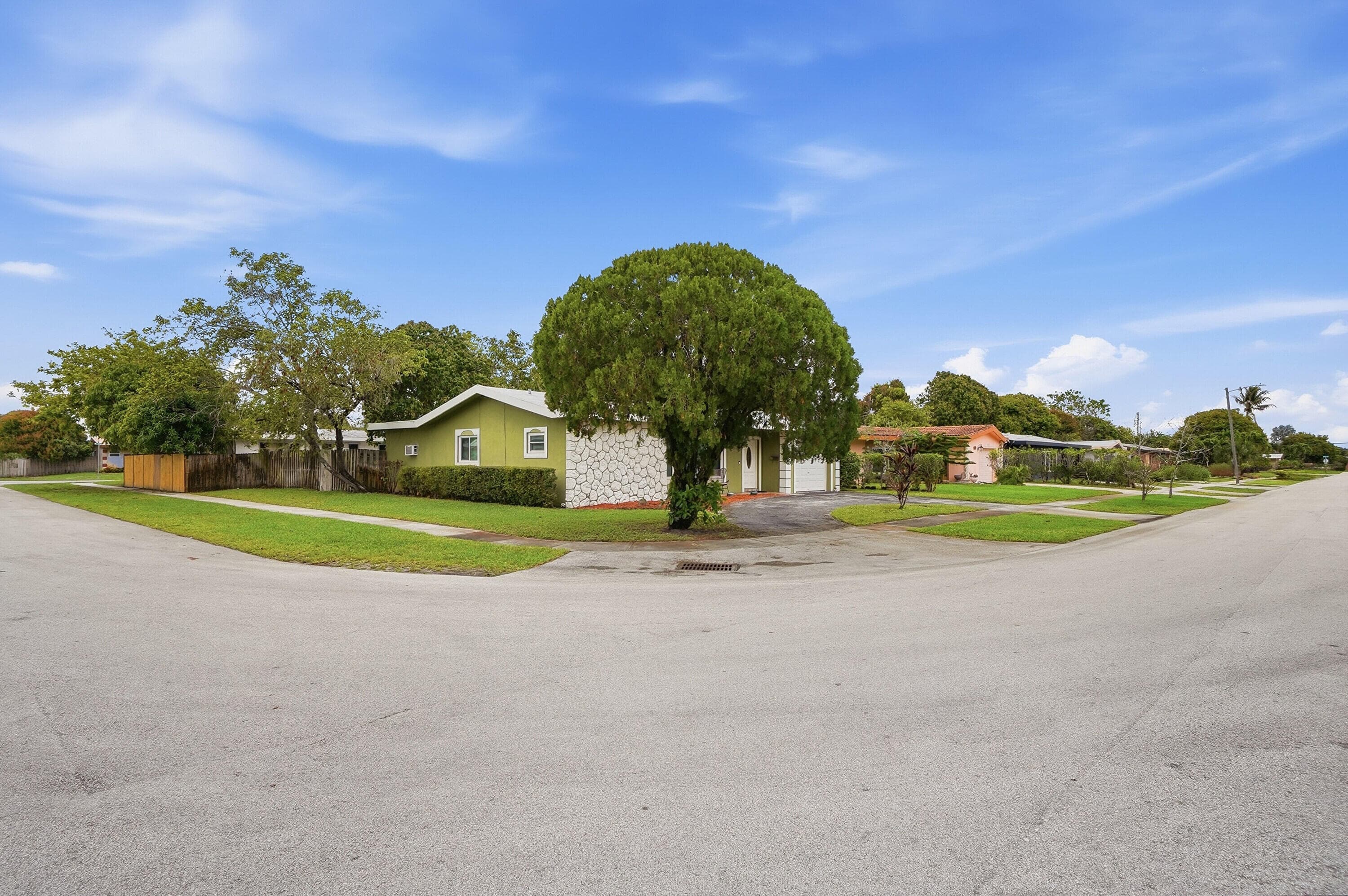 2301 NW 37th Avenue, Lauderdale Lakes, FL 33311 — photo 2 of 12