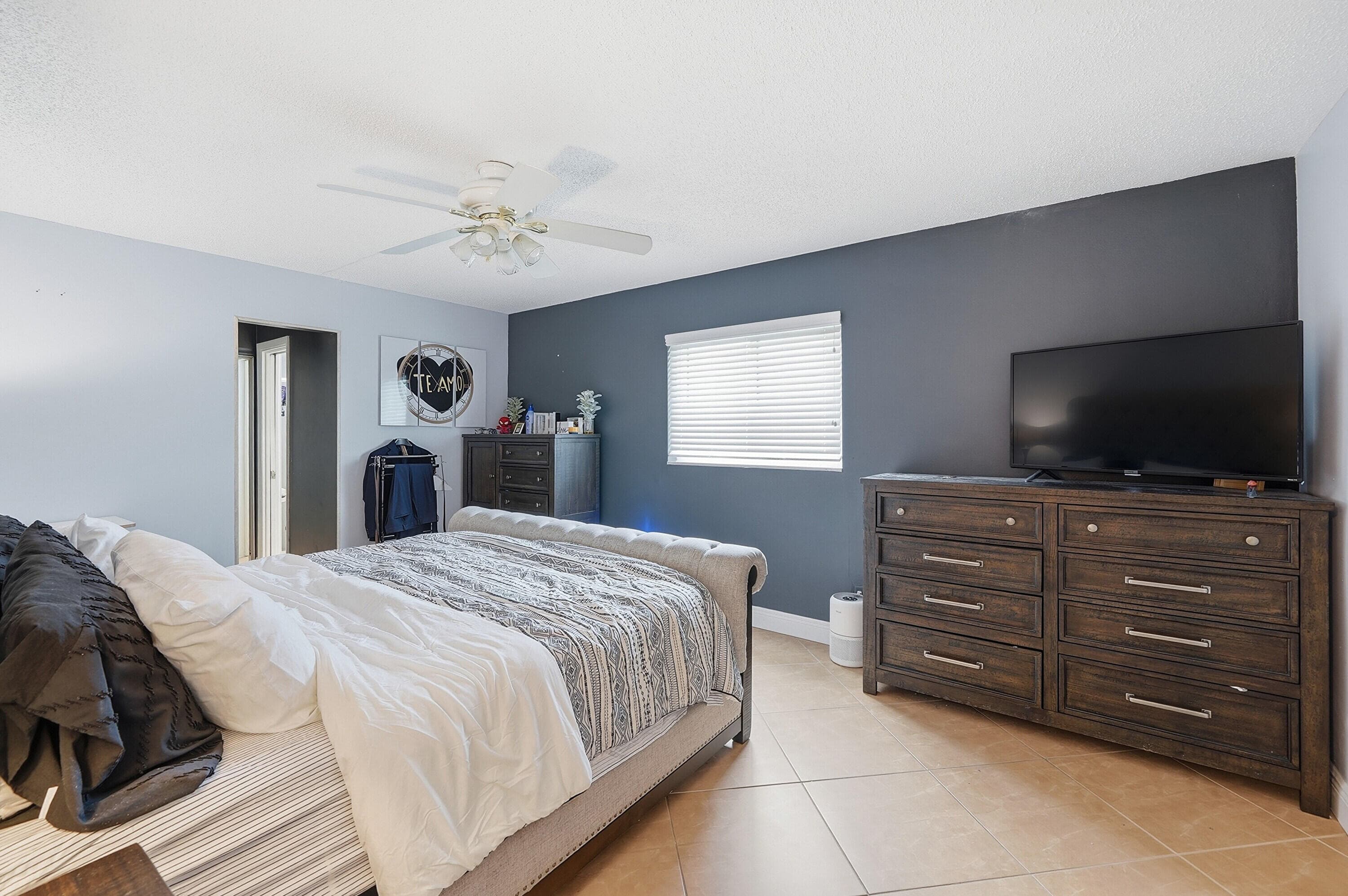 2301 NW 37th Avenue, Lauderdale Lakes, FL 33311 — photo 9 of 12
