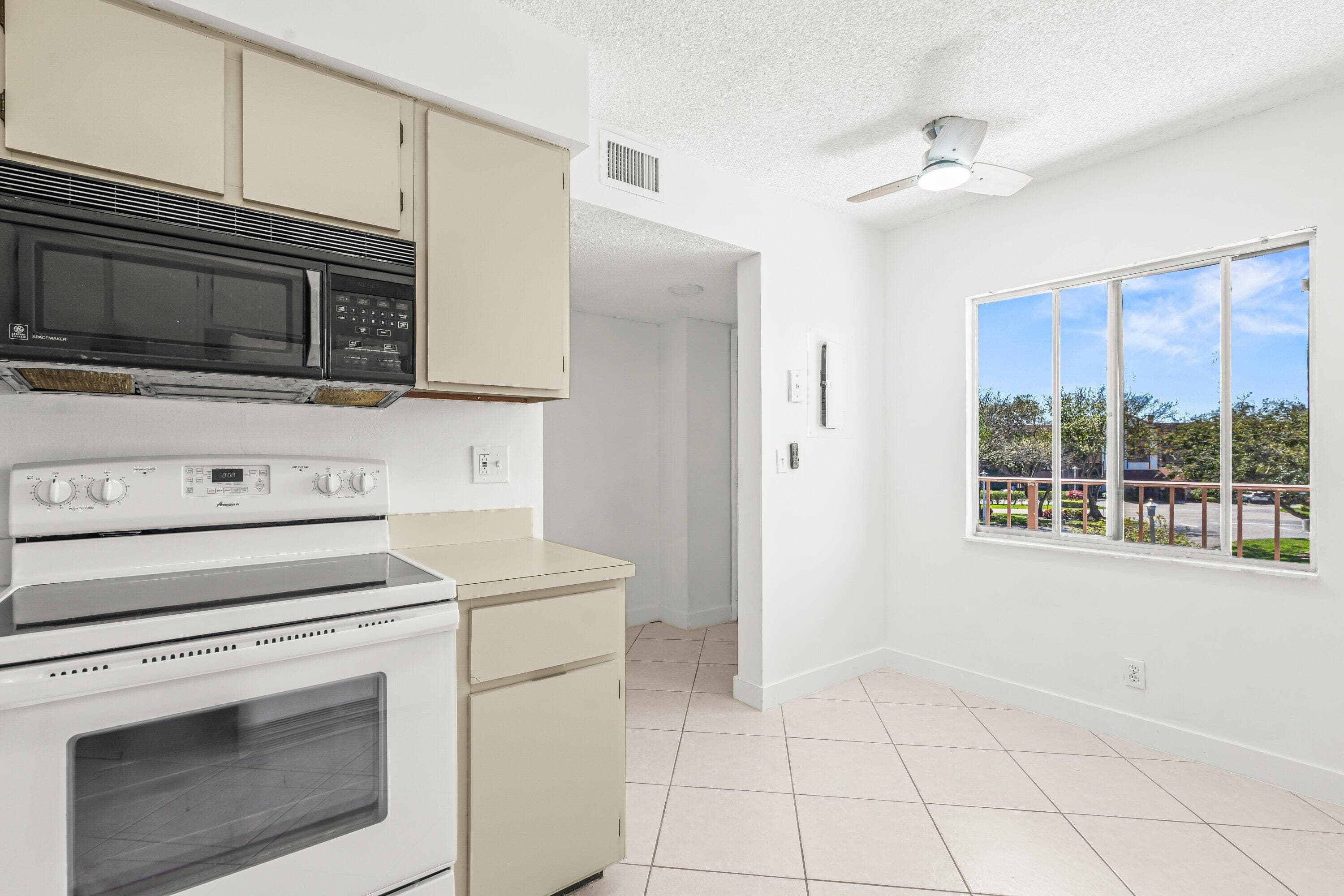 7301 Amberly Lane 304, Delray Beach, FL 33446 — photo 9 of 26
