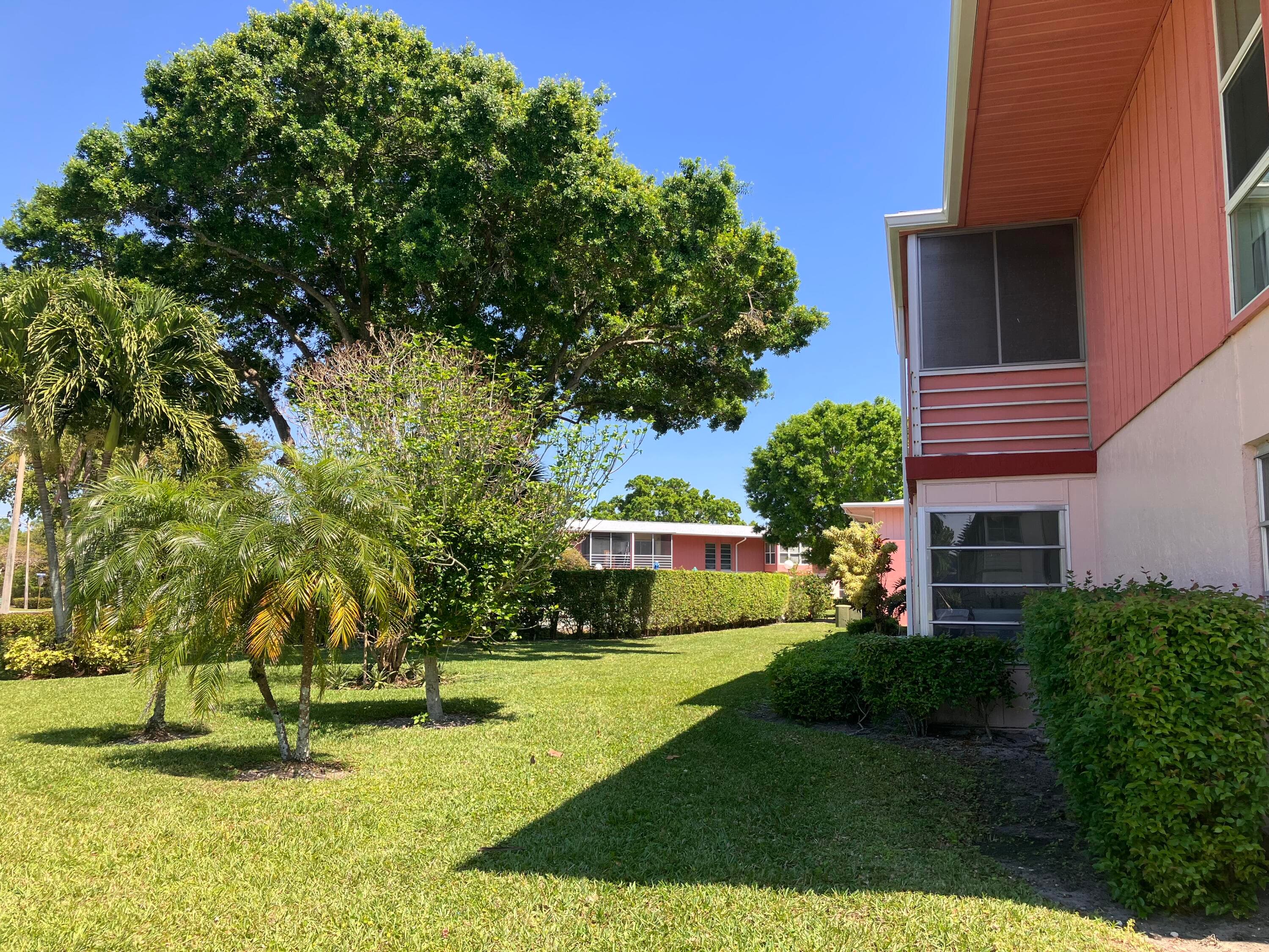 17 Golfs Edge D, West Palm Beach, FL 33417 — photo 14 of 19