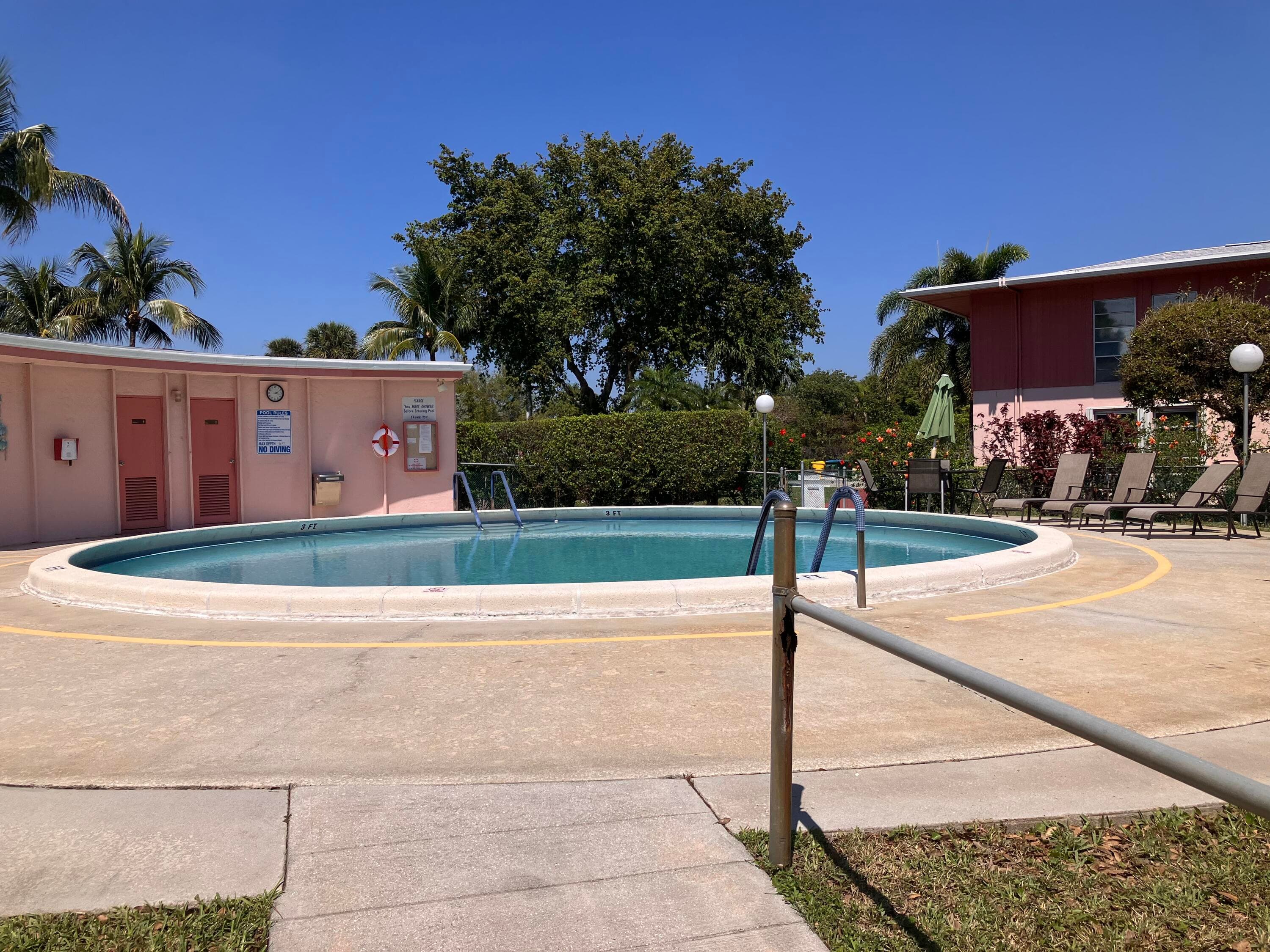 17 Golfs Edge D, West Palm Beach, FL 33417 — photo 18 of 19