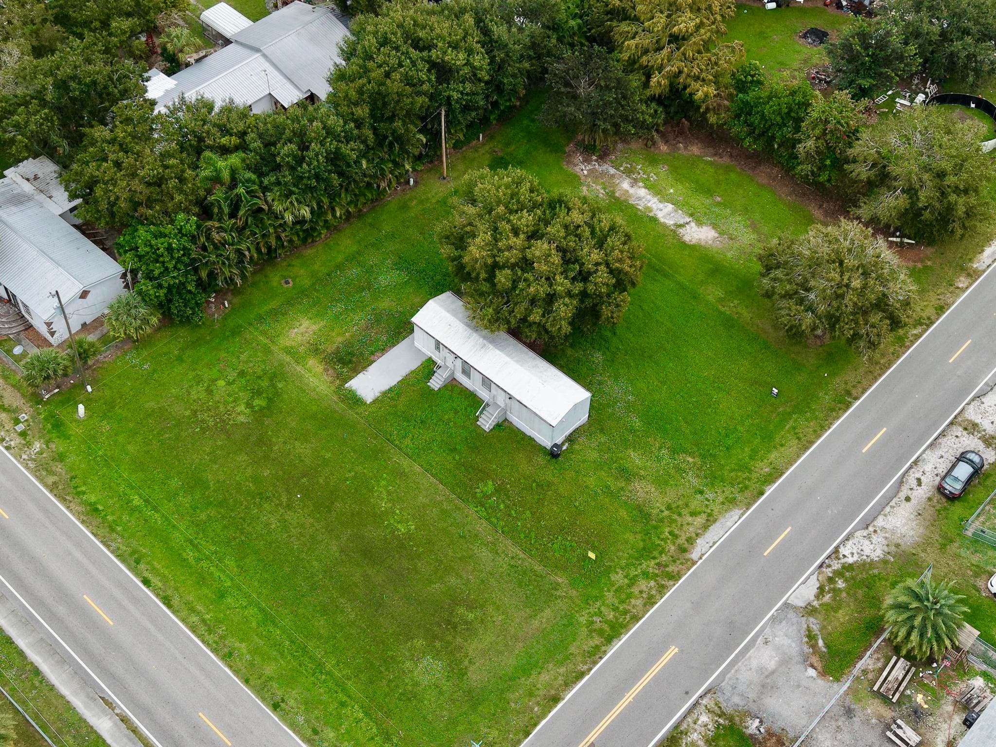585 NW Avenue D, Moore Haven, FL 33471 — photo 18 of 40