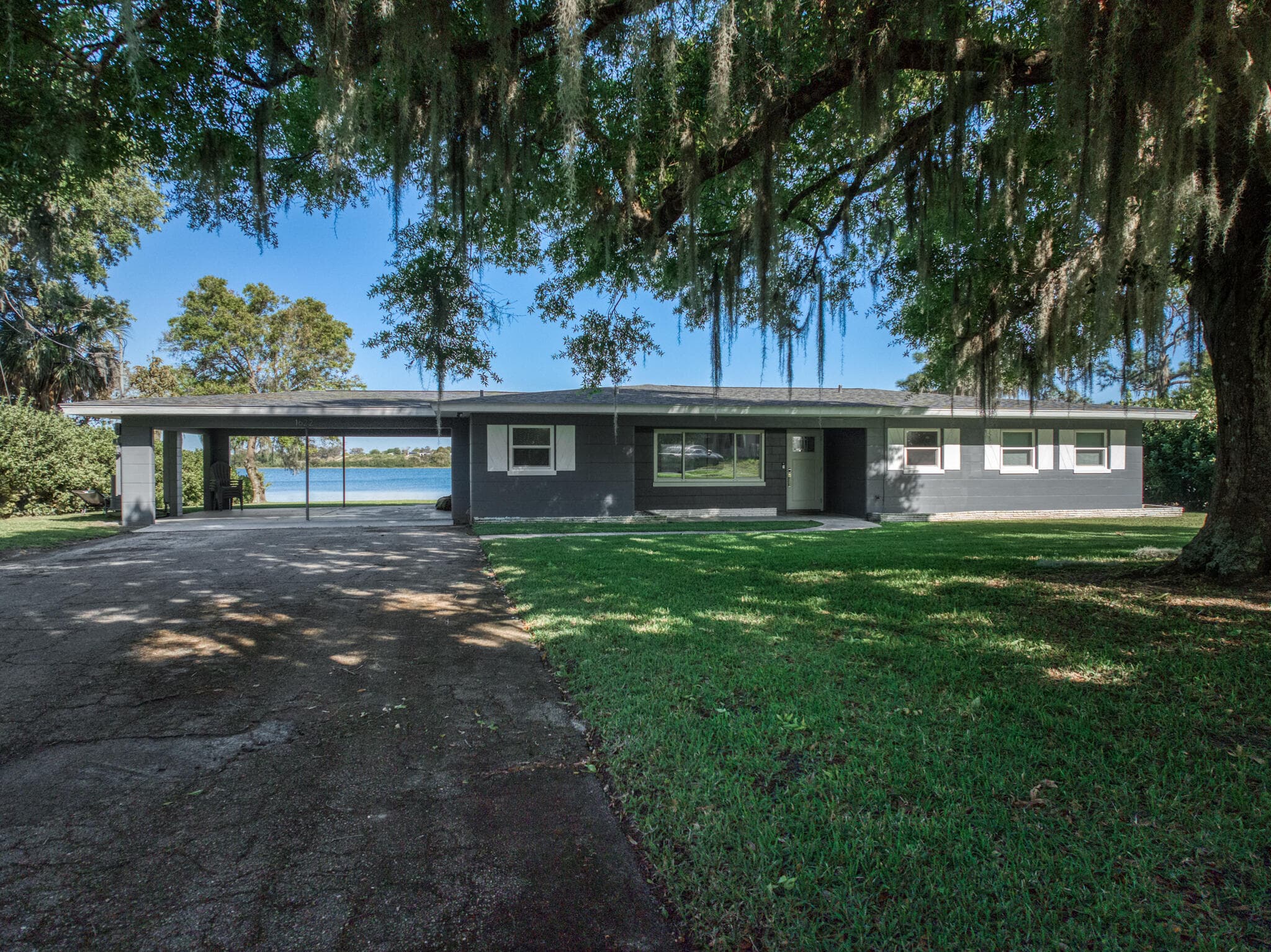 1622 W Dinner Lake Drive, Sebring, FL 33870 — photo 1 of 44
