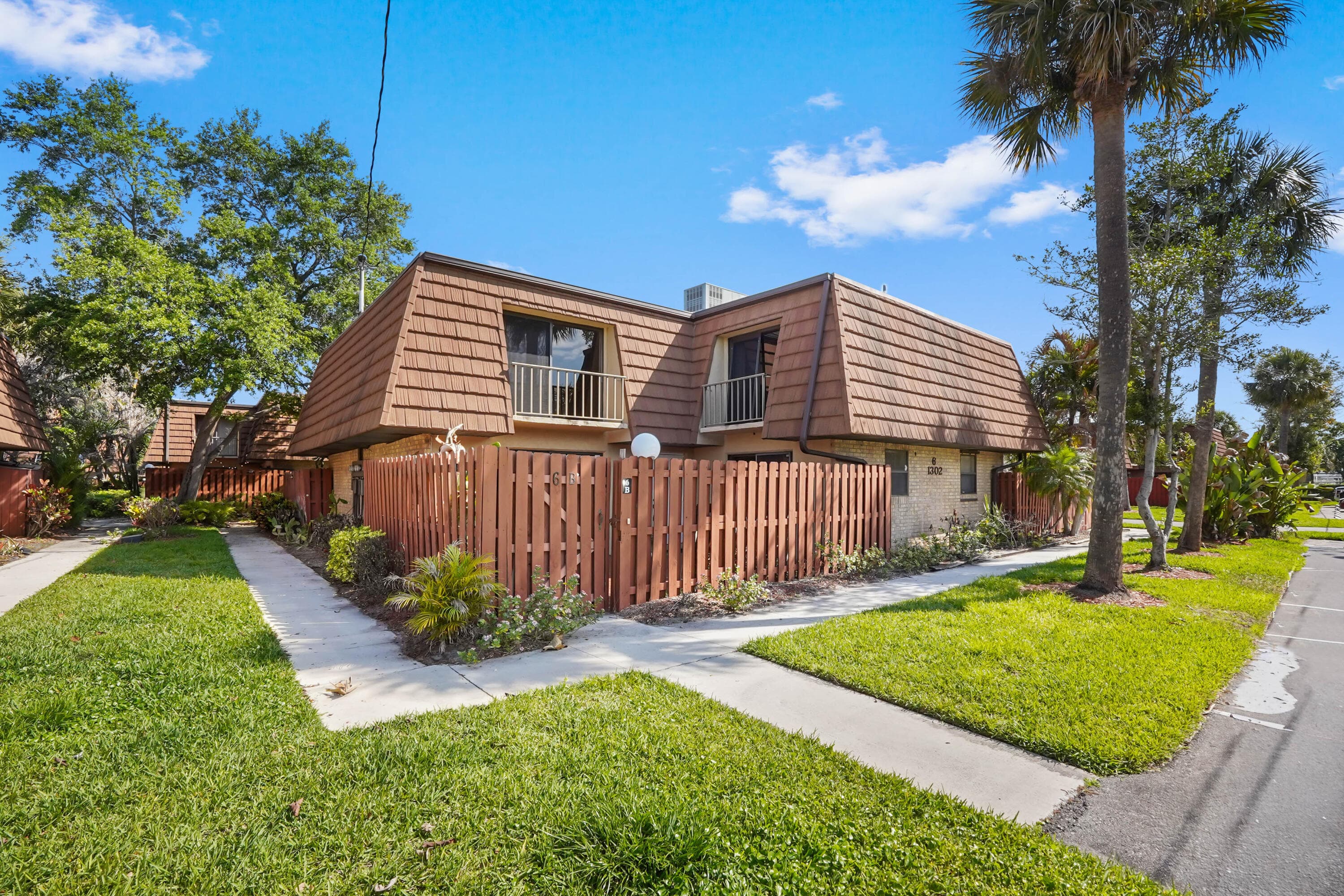1302 Nebraska Avenue 6b, Fort Pierce, FL 34950 — photo 1 of 18