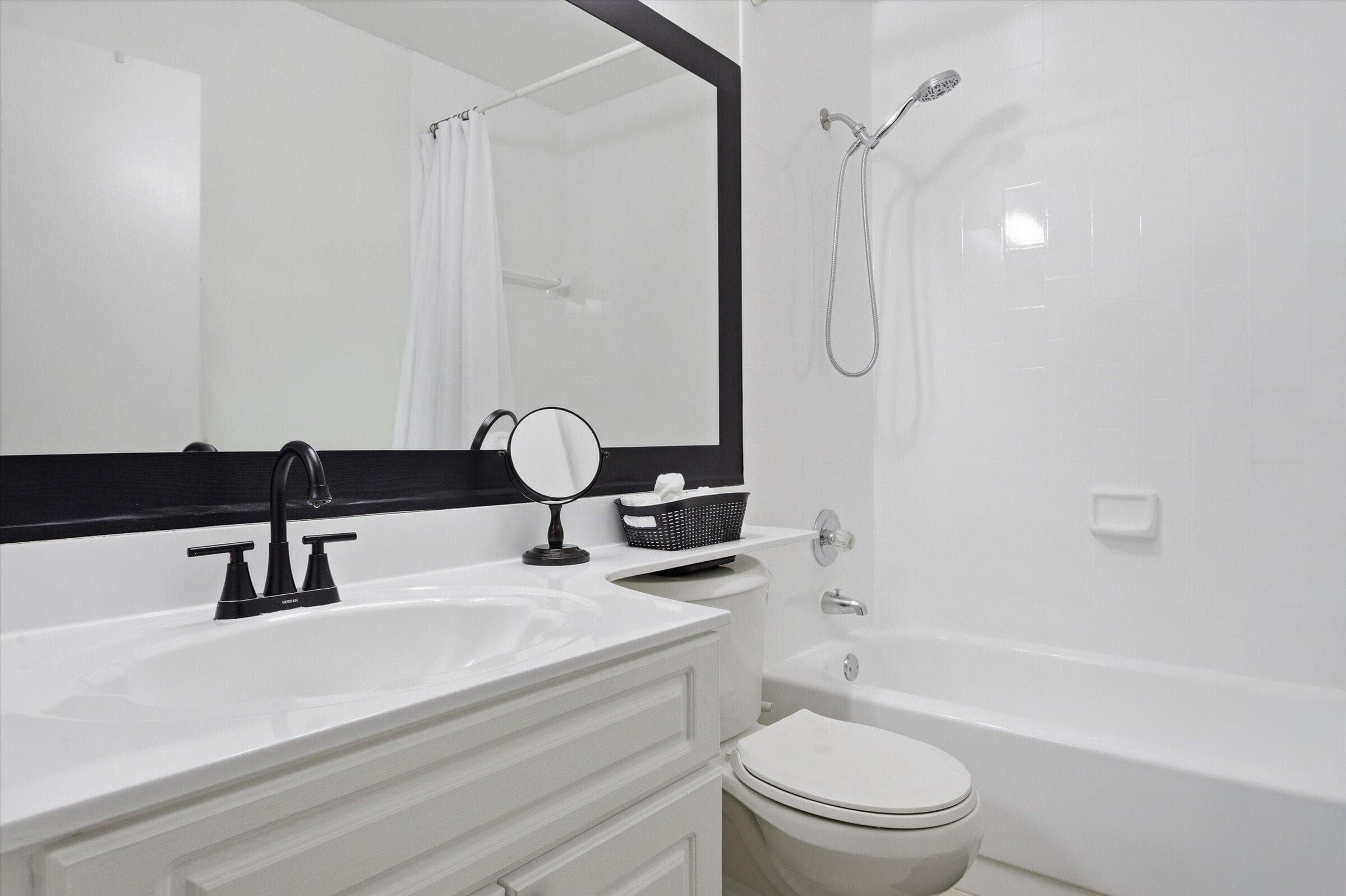 5465 W 27th Lane, Hialeah, FL 33016 — photo 15 of 28