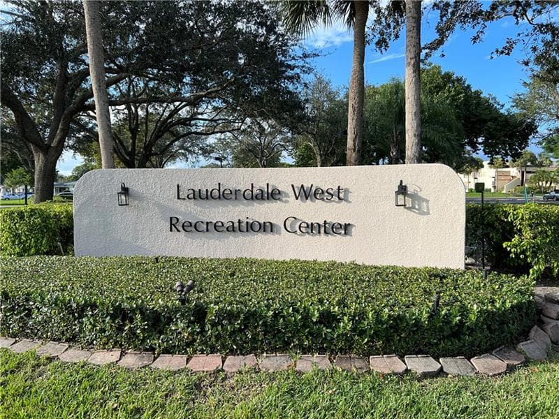8208 NW 14 Street, Plantation, FL 33322 — photo 6 of 46