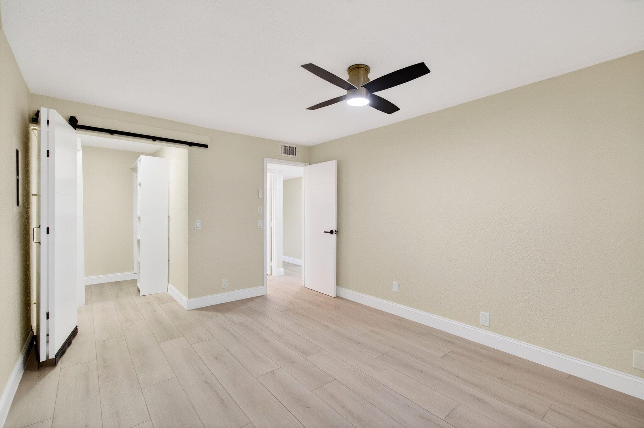 225 Seville Boulevard J, Delray Beach, FL 33446 — photo 16 of 37