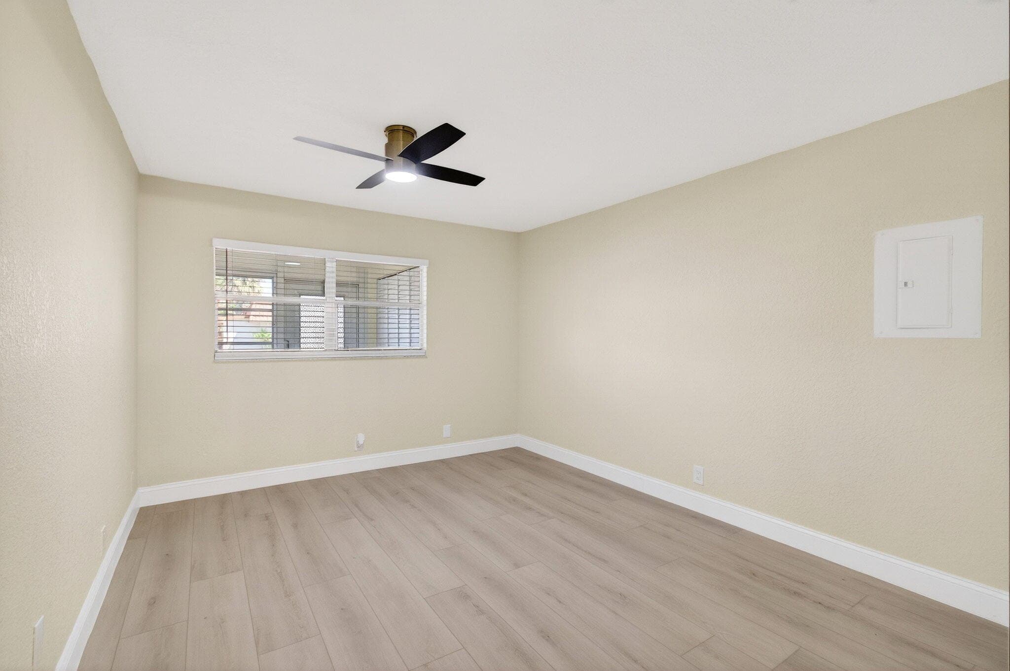 225 Seville Boulevard J, Delray Beach, FL 33446 — photo 18 of 37
