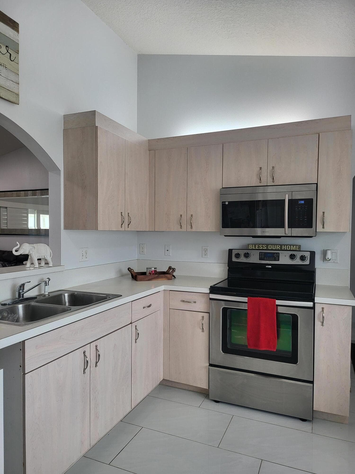 272 SW Crescent Avenue, Port St. Lucie, FL 34984 — photo 4 of 29