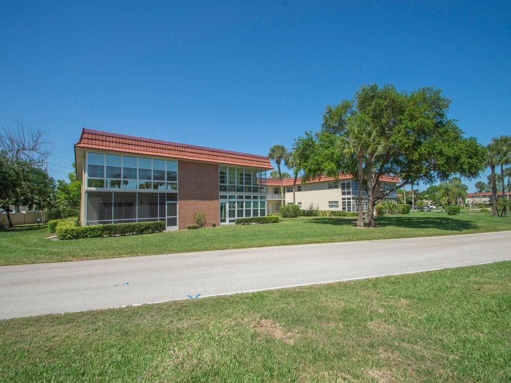 95 Spring Lake Drive 101, Vero Beach, FL 32962 — photo 29 of 32