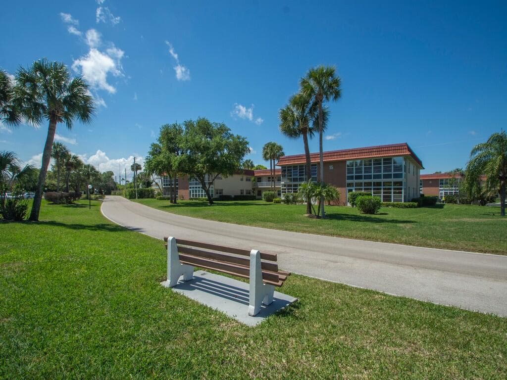 95 Spring Lake Drive 101, Vero Beach, FL 32962 — photo 24 of 32