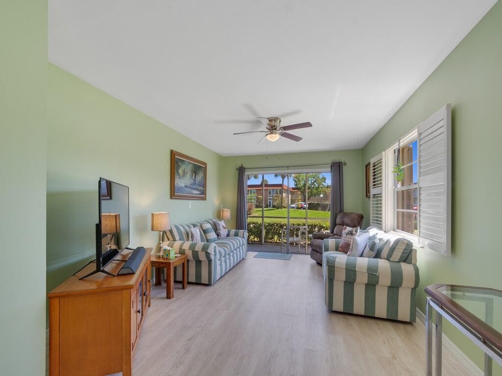 95 Spring Lake Drive 101, Vero Beach, FL 32962 — photo 4 of 32